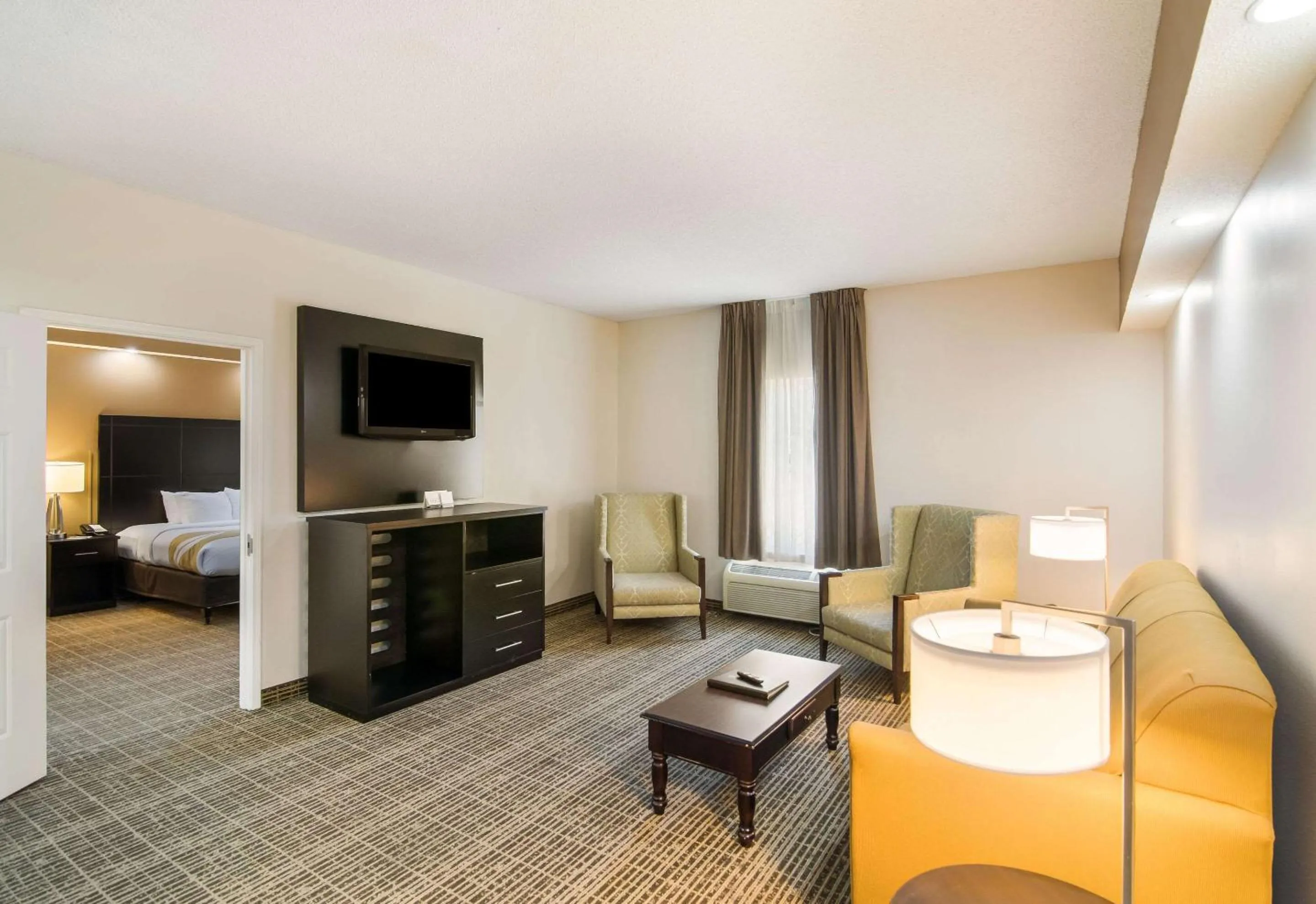 King Suite - Accessible/Non-Smoking in Quality Inn Crestview Near Eglin AFB