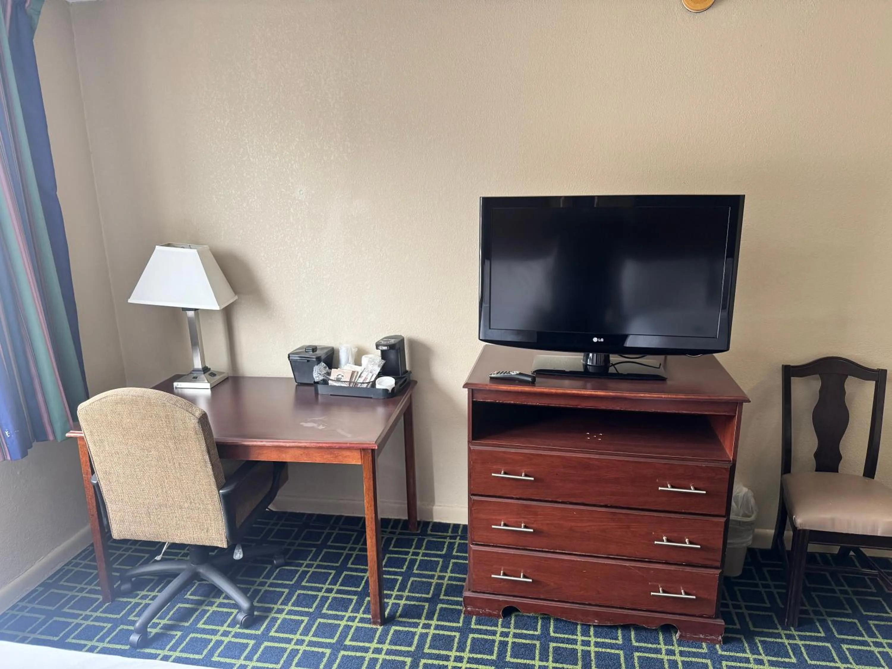 Business King Room - single occupancy in Barclay Hotel Atlanta Downtown