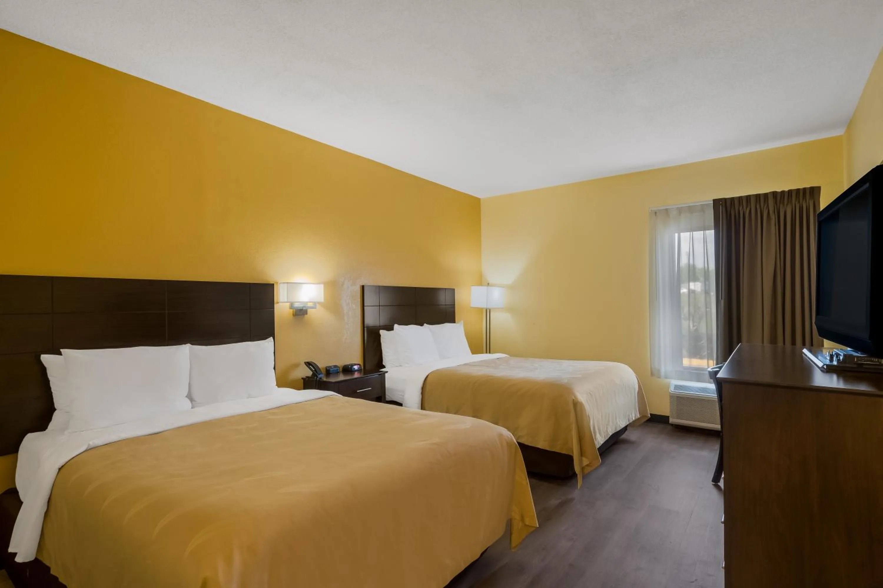 Queen Room with Two Queen Beds - Accessible/Non-Smoking  in Quality Inn Jefferson at I-85