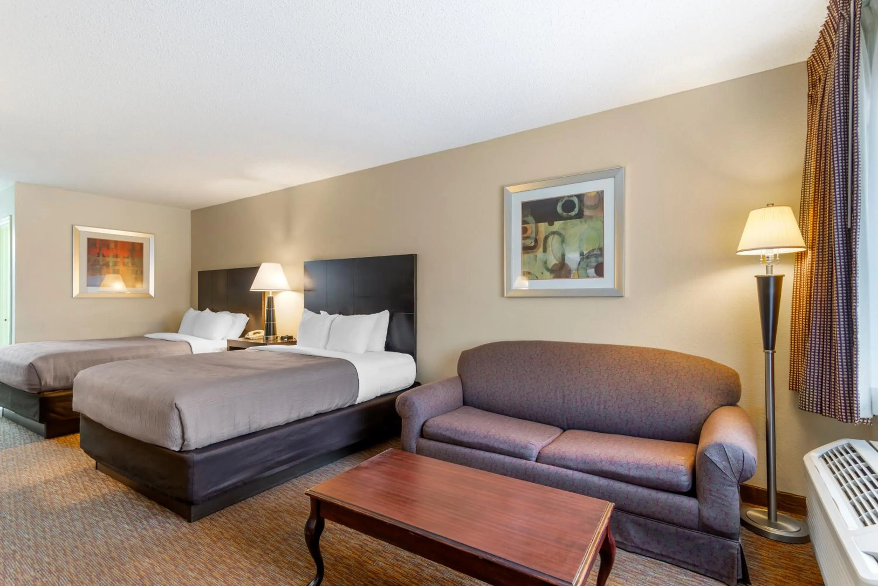 Queen Room with Two Queen Beds - Non-Smoking in Quality Inn Cordele