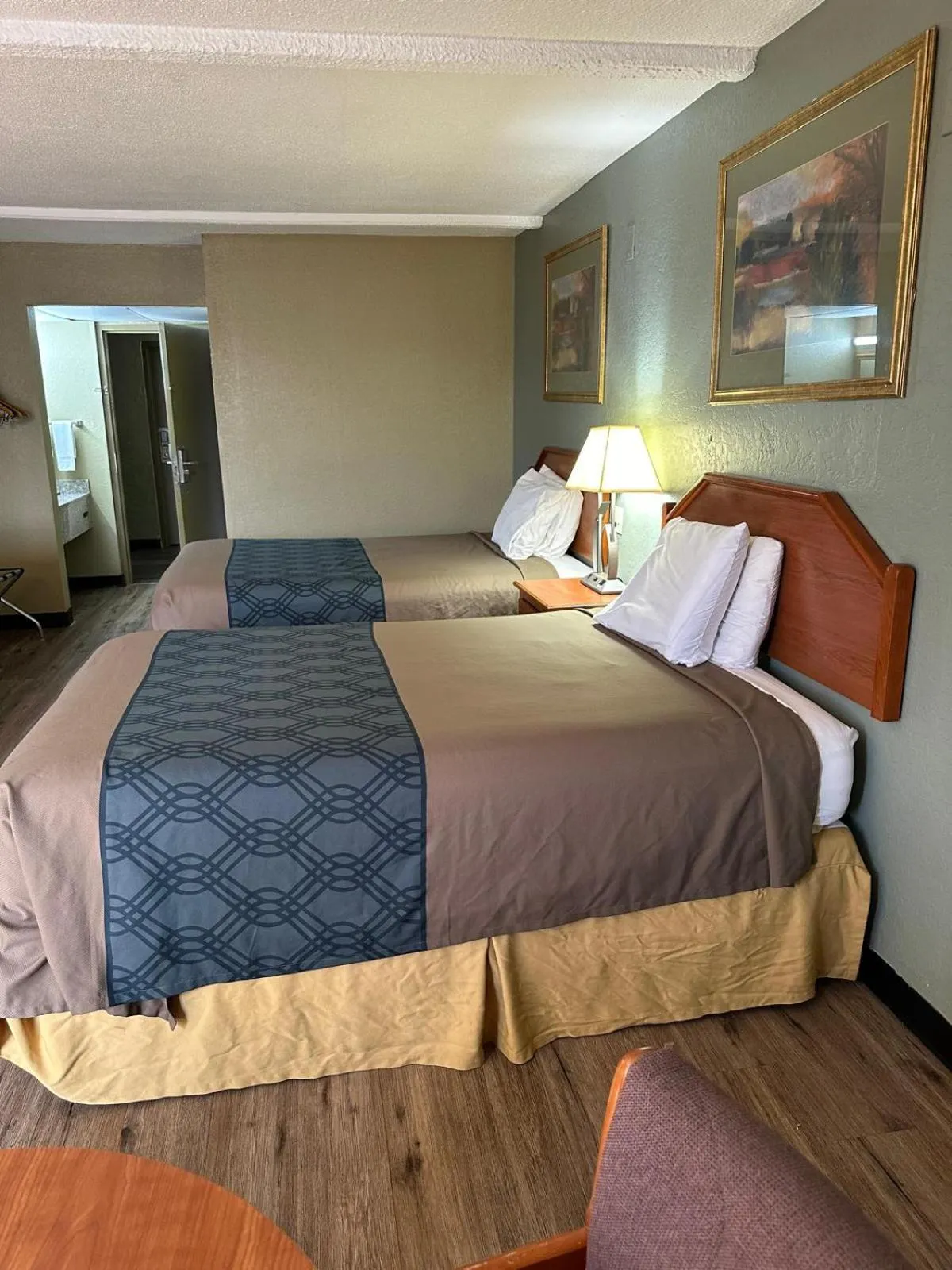 Double Room with Two Double Beds - Smoking in Rodeway Inn Stone Mountain