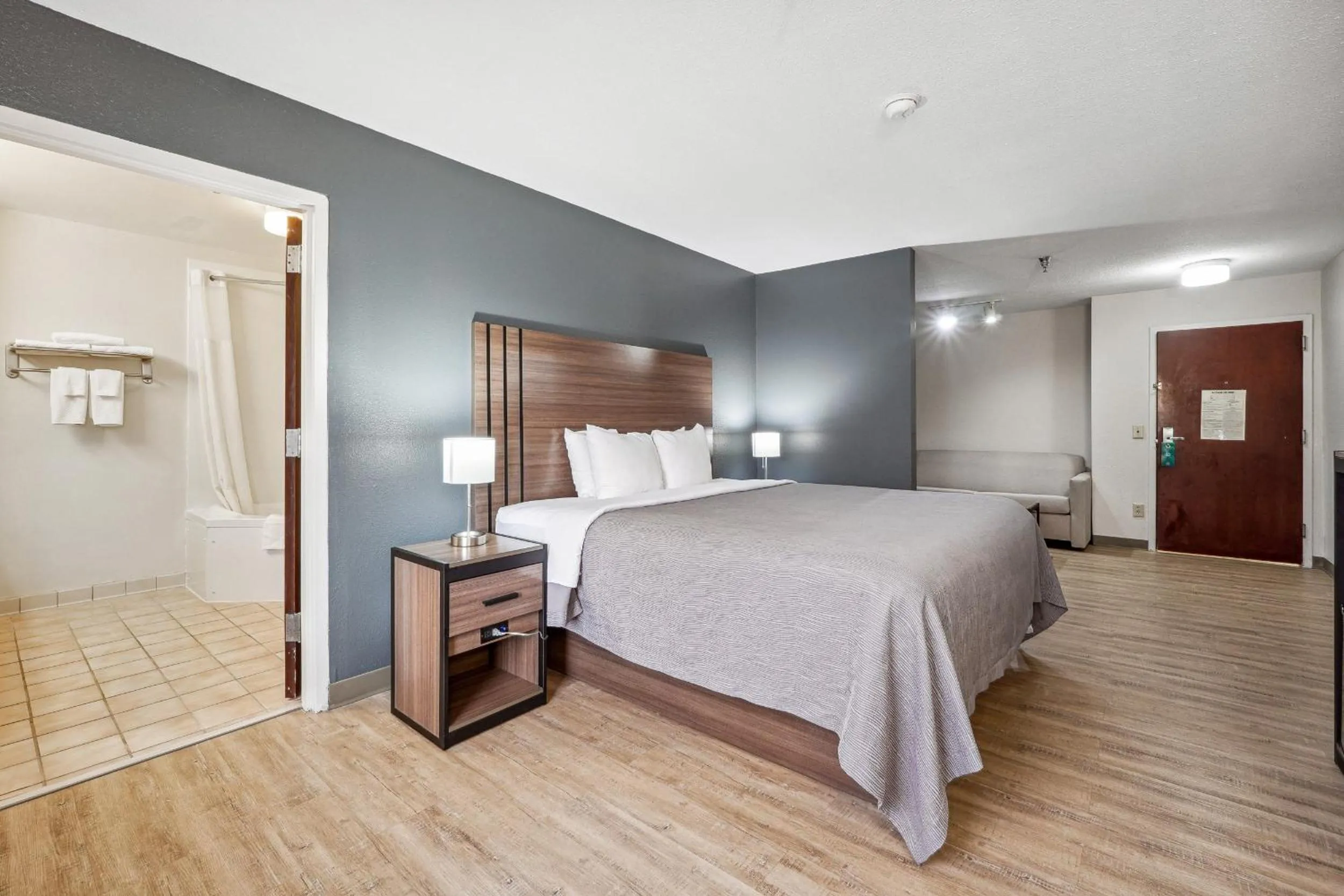 Quadruple Room with Whirlpool - Non Smoking in Quality Inn & Suites Dawsonville