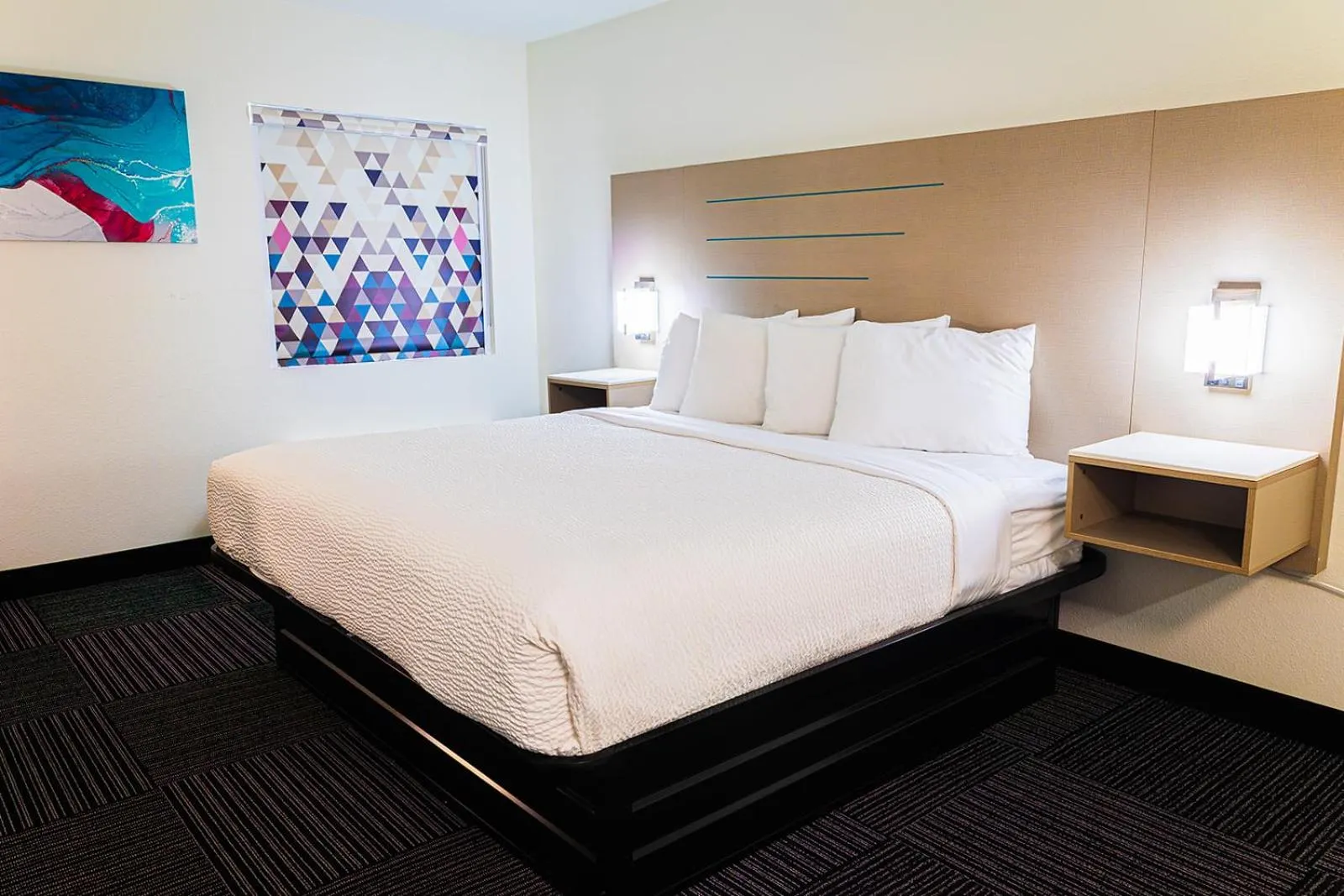 1 King Bed, Mobility Accessible Room, Bathtub w/ Grab Bars, Non-Smoking in Baymont by Wyndham Port Wentworth