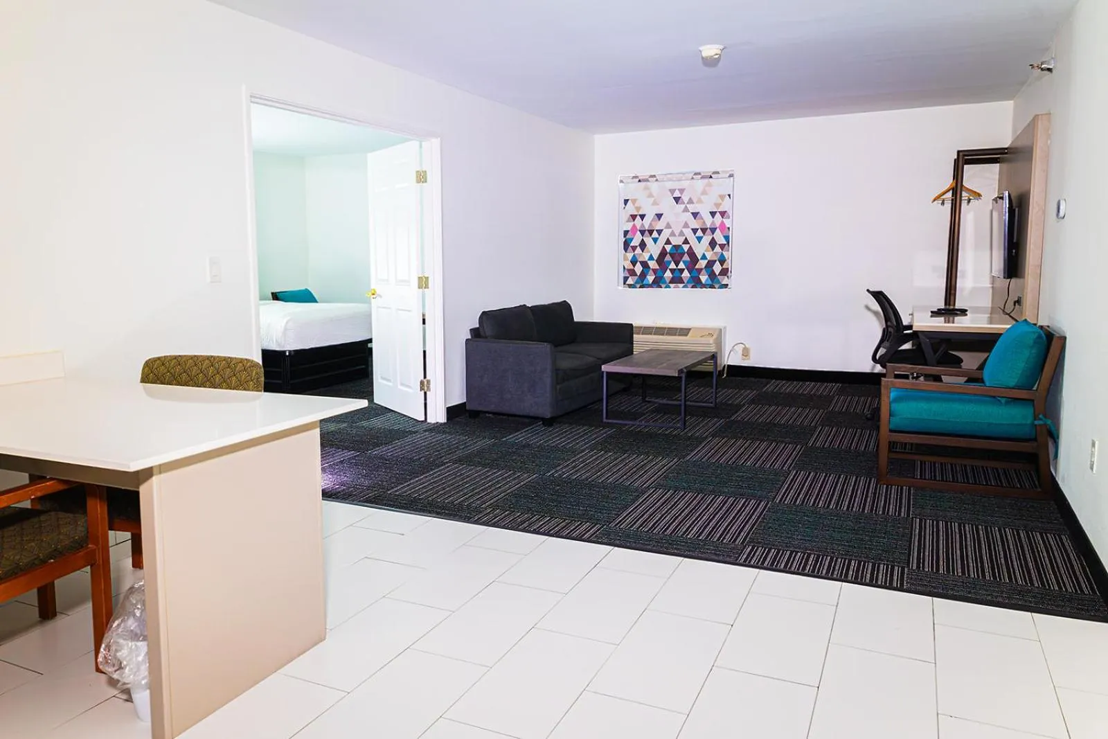 King Suite with Two King Beds and Queen Sofa, Non-Smoking in Baymont by Wyndham Port Wentworth