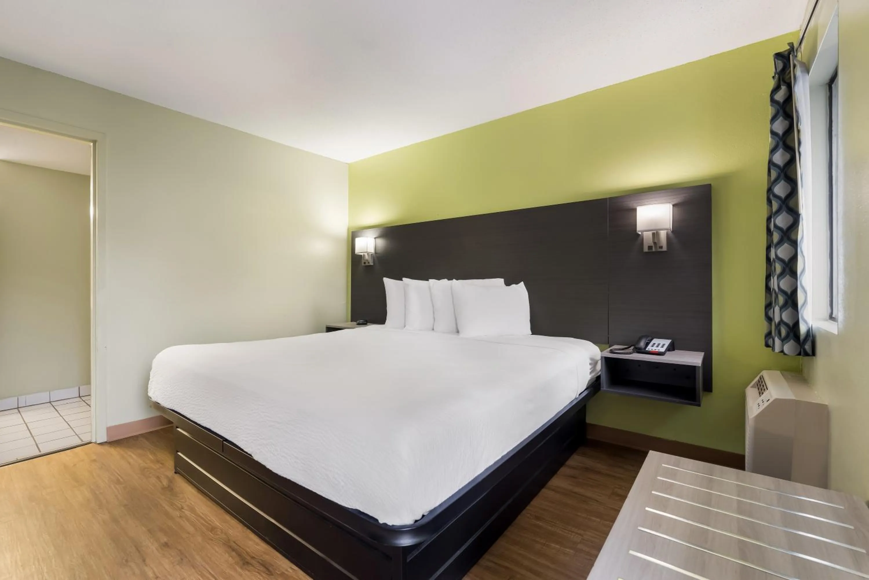 King Room - Disability Access in SureStay Hotel by Best Western Columbus Downtown