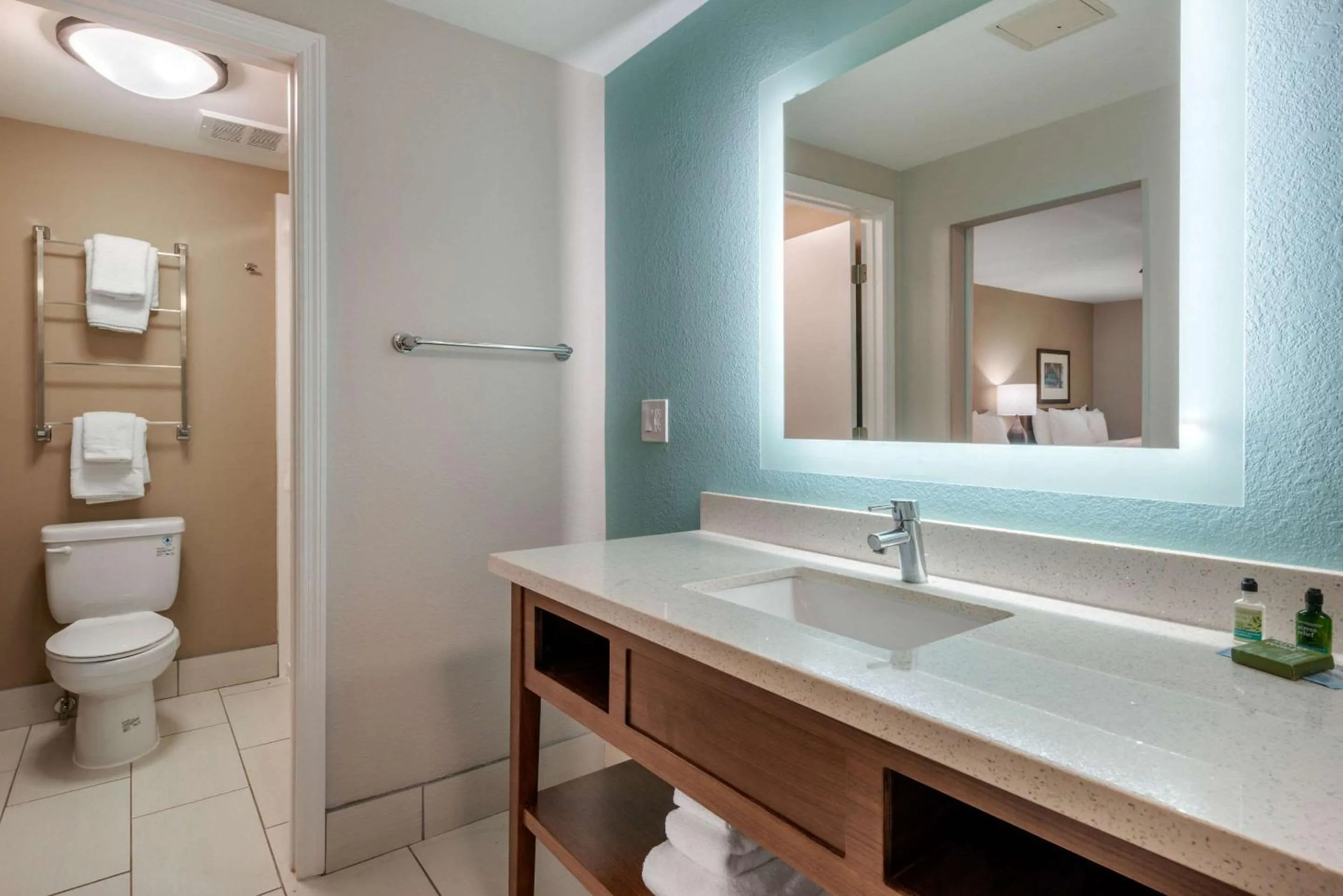 One Bedroom Double Suite in Seafarer Inn & Suites, Ascend Hotel Collection