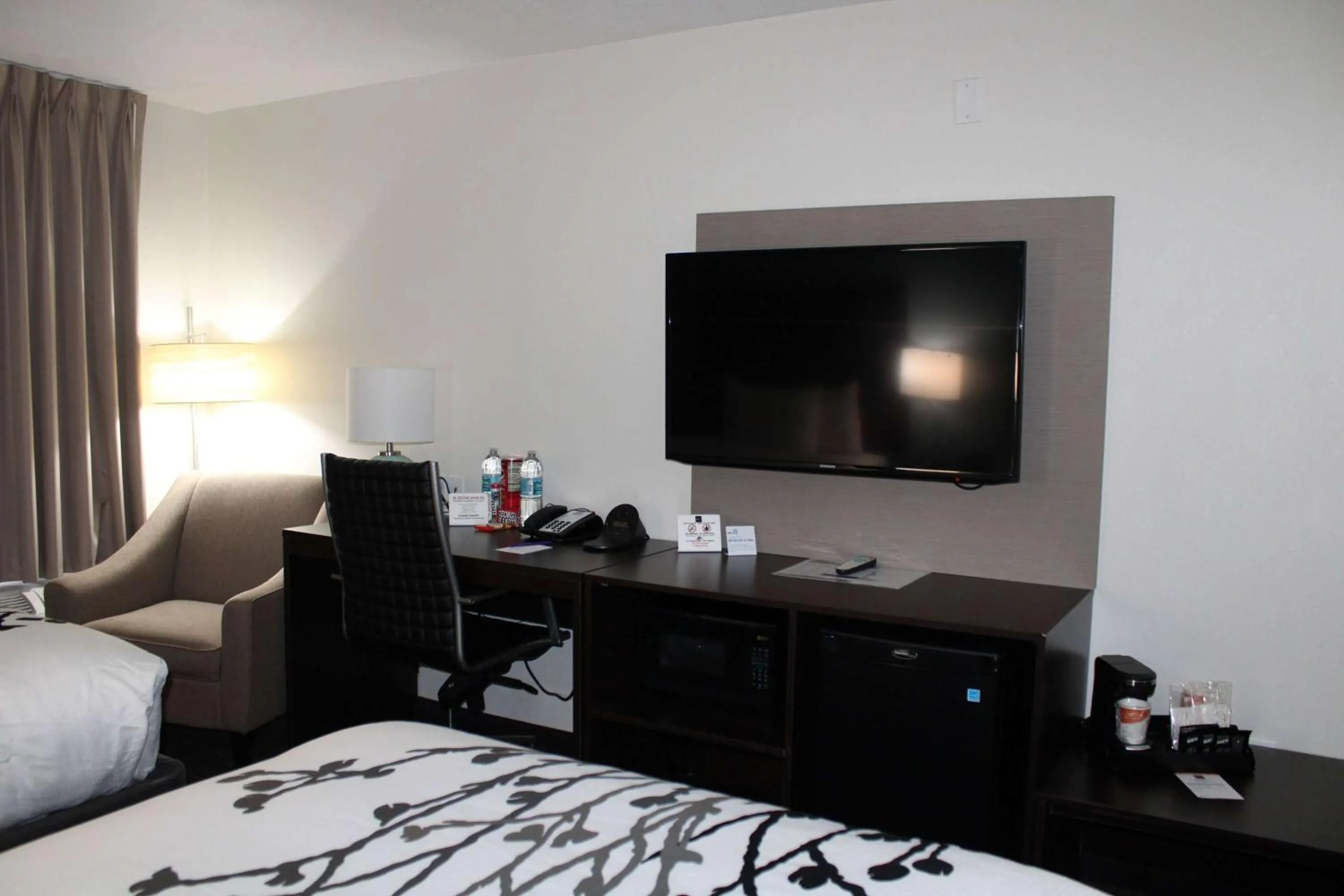 Queen Room with Two Queen Beds, Mobility Access and Roll-In shower, Non-Smoking in Sleep Inn & Suites