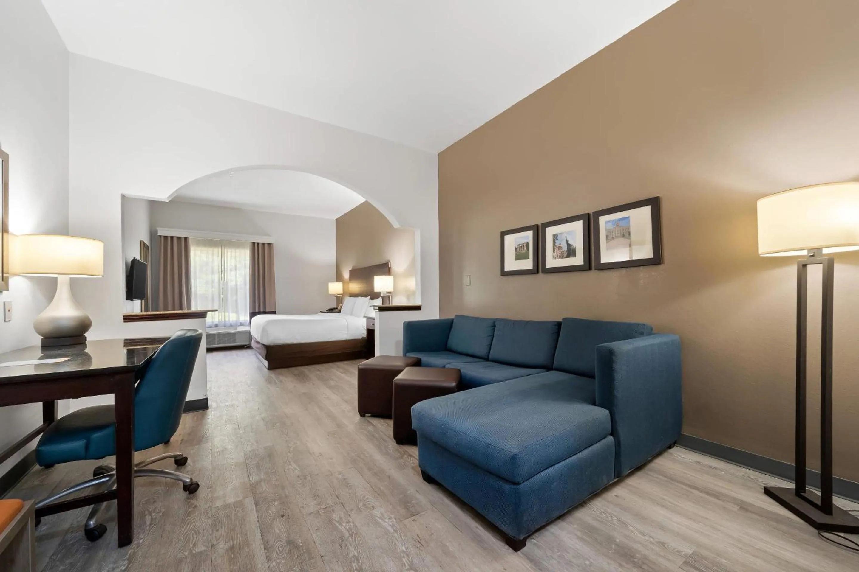 King Suite - Non-Smoking in Comfort Suites Milledgeville