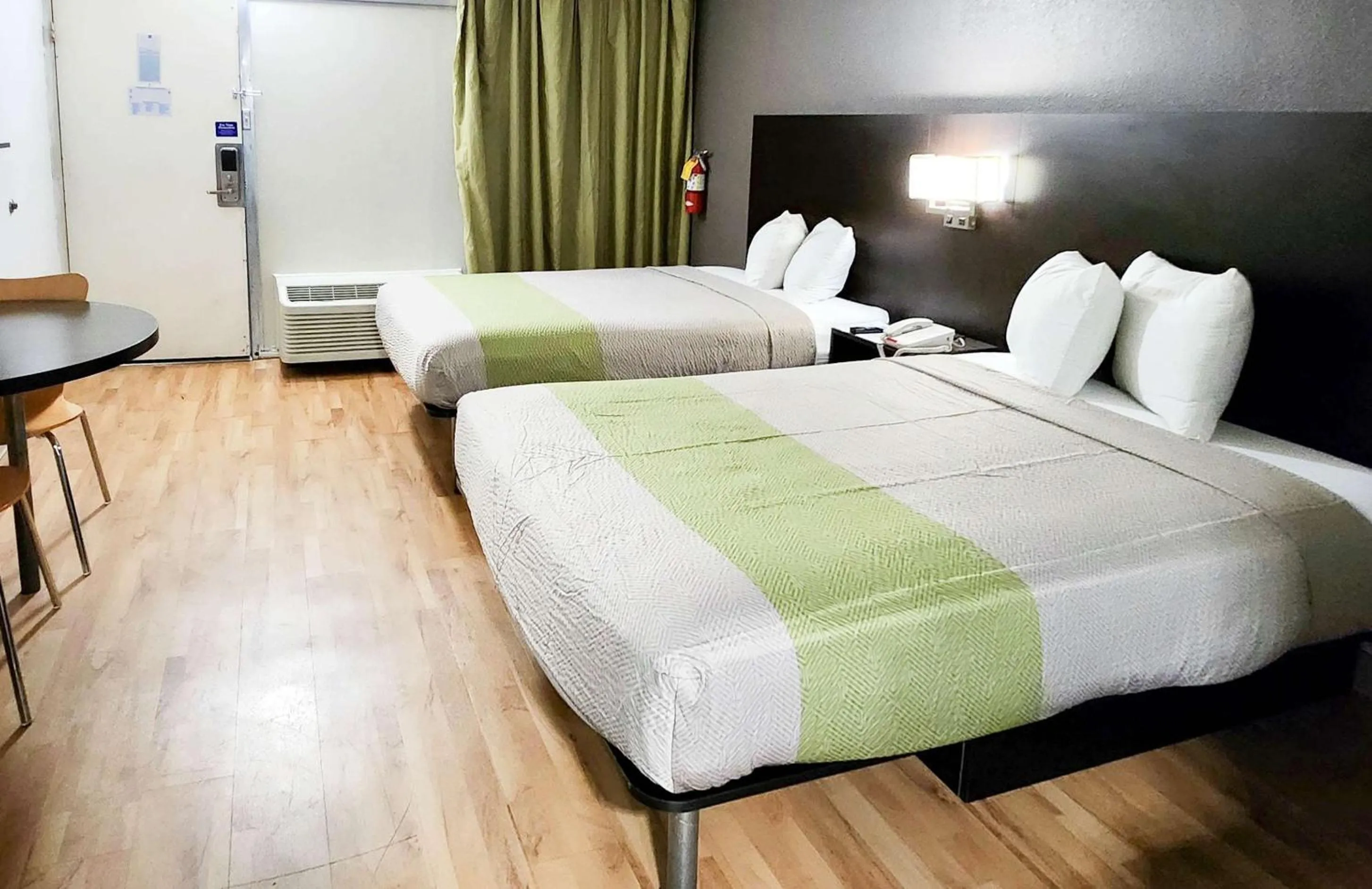 Quadruple Room - single occupancy - Non-Smoking in Motel 6-Columbus, GA - Downtown