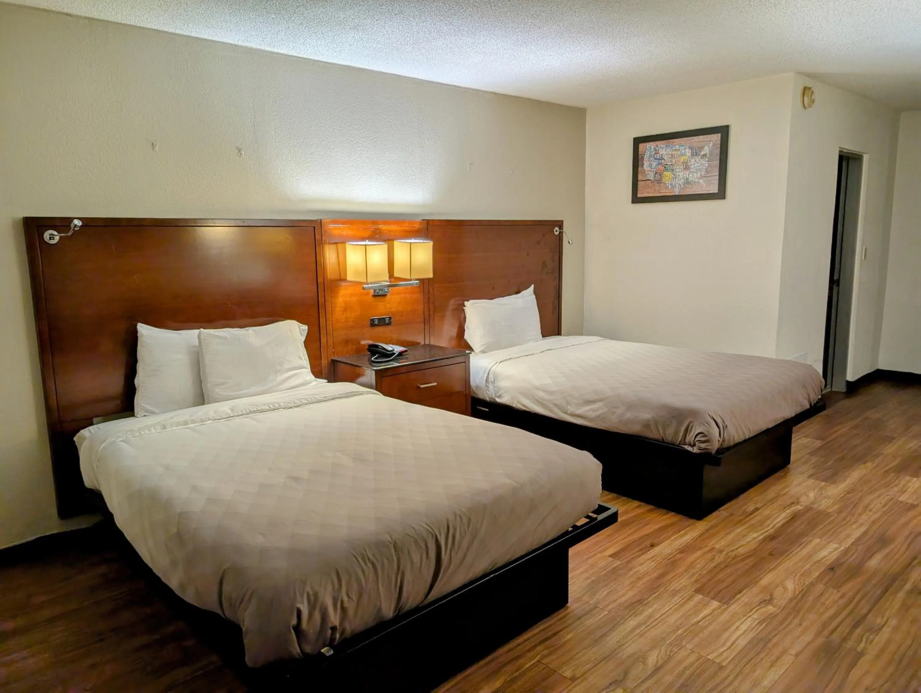 Double Room with Two Double Beds - Non-Smoking in Travelodge by Wyndham Forsyth