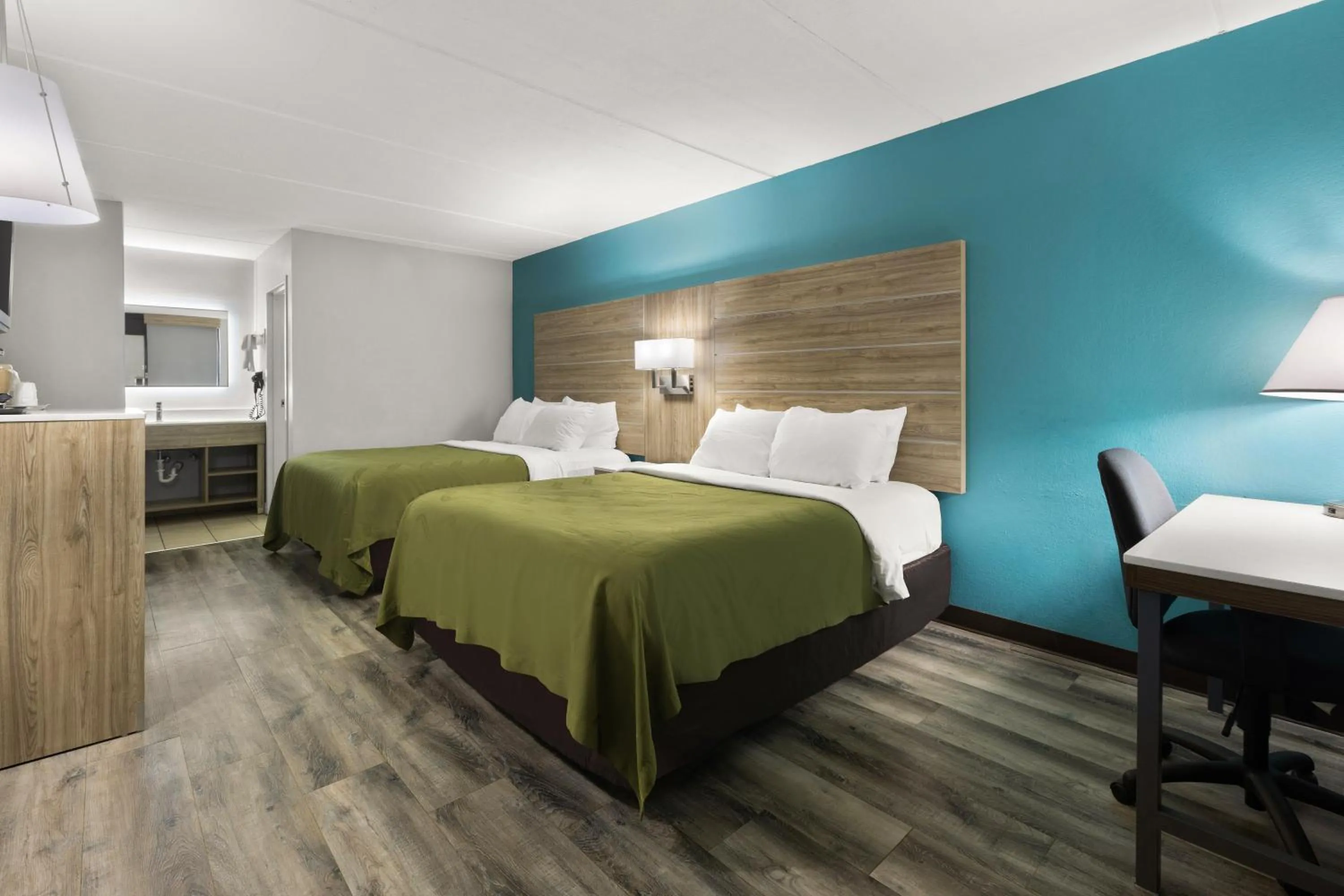 Queen Room with Two Queen Beds - Non-Smoking in Quality Inn & Suites Vidalia