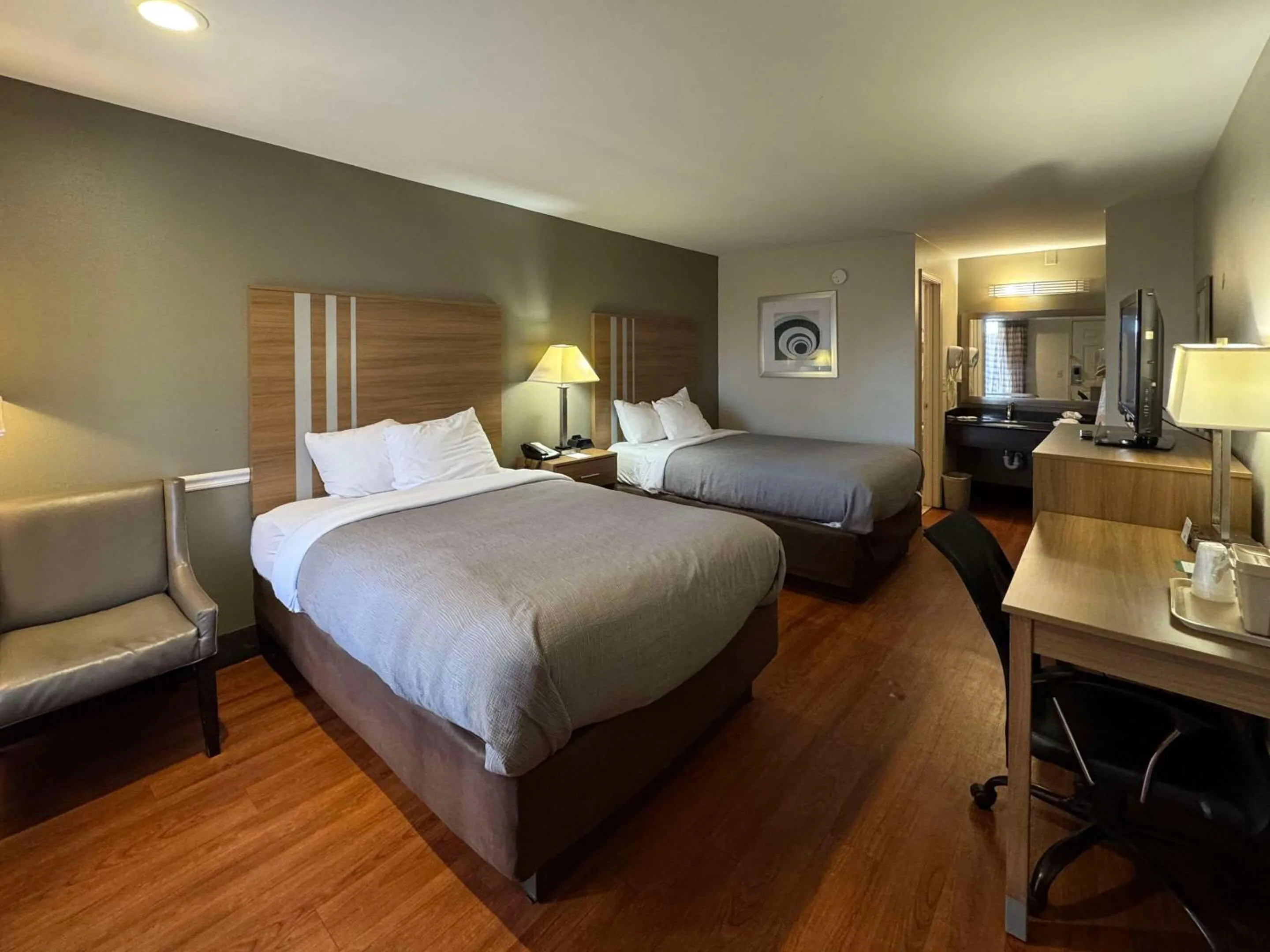 Double Room with Two Double Beds - Smoking in Quality Inn Lagrange East I-85