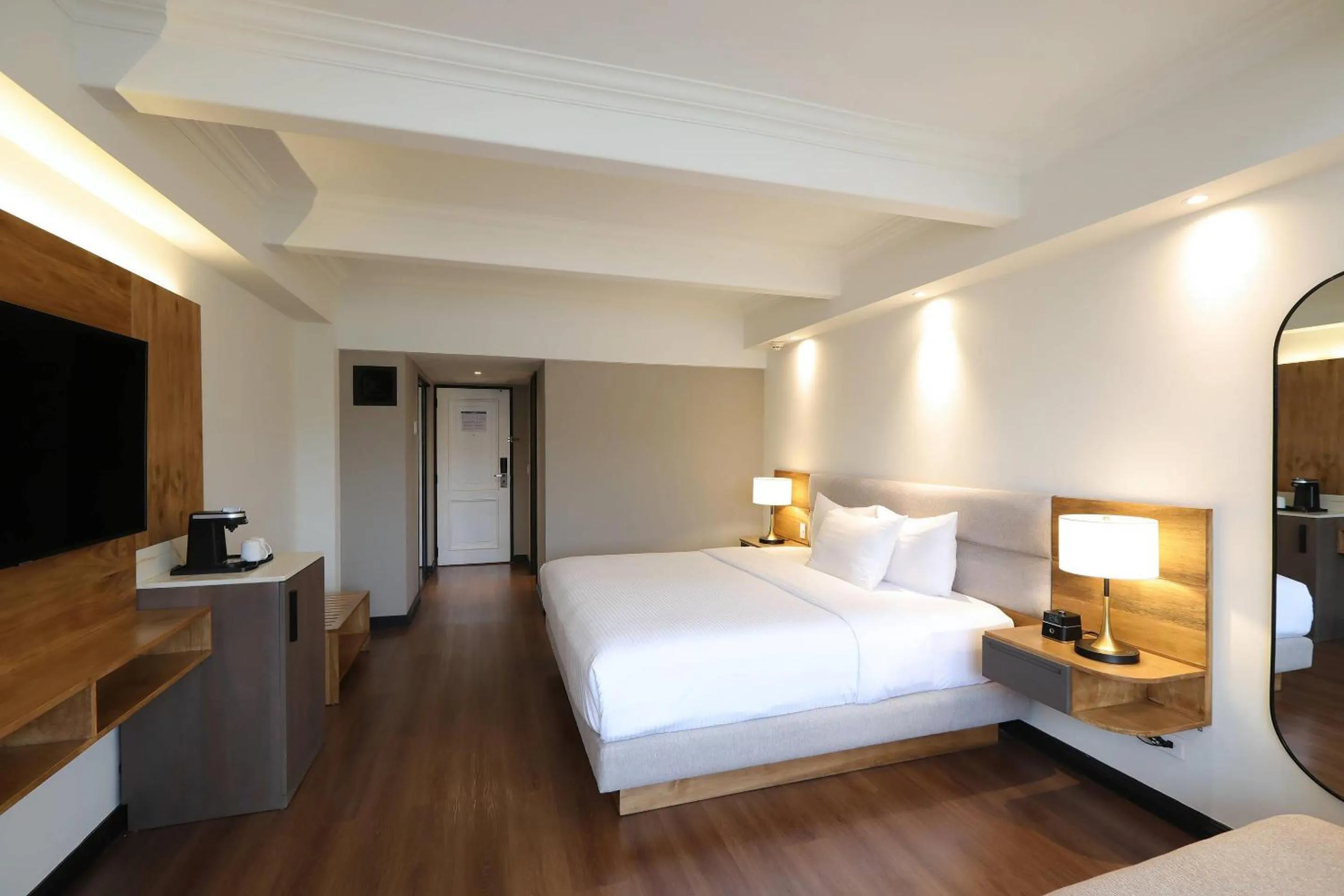 Accessible Standard King - single occupancy in Clarion Hotel Real Tegucigalpa