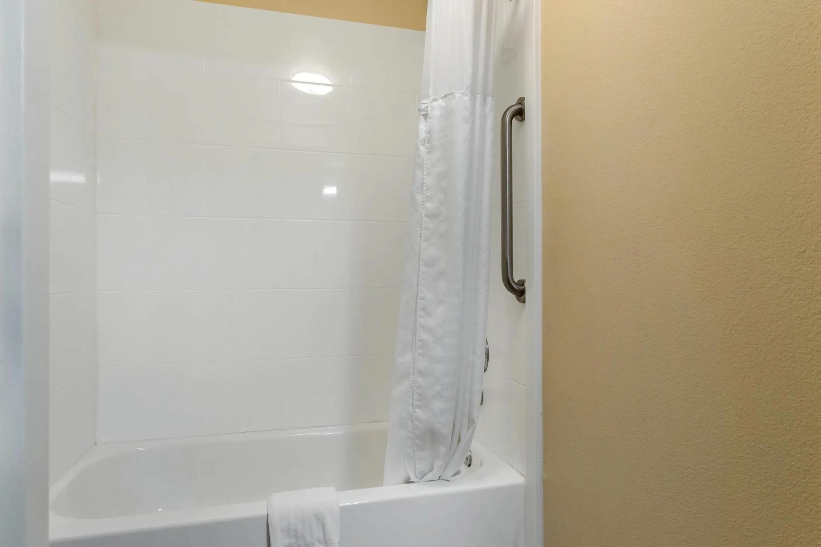 Queen Room with Two Queen Beds - Non-Smoking in Comfort Inn Walcott near Davenport