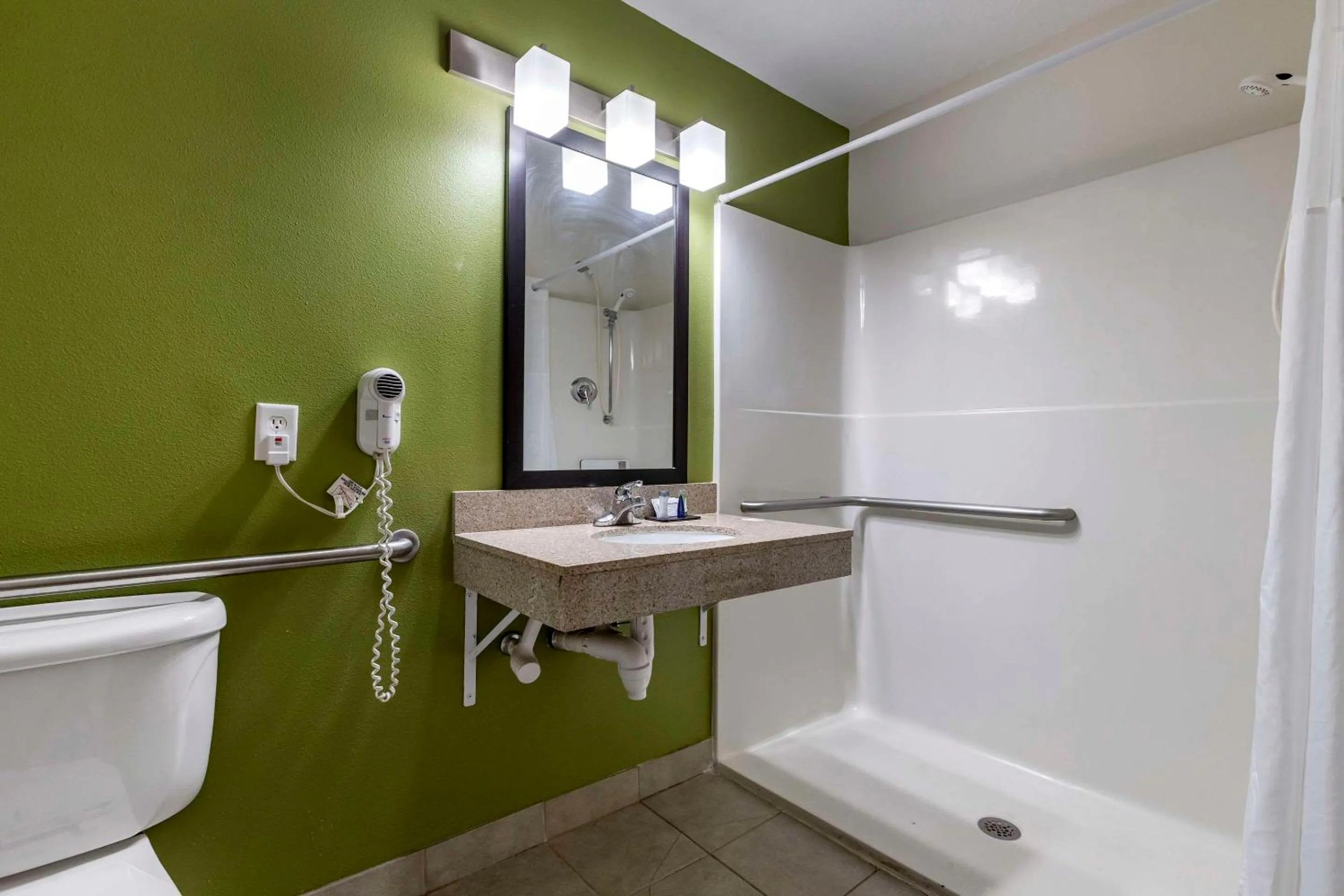 King Room - Disability Access/Non-Smoking in Sleep Inn & Suites Pleasant Hill - Des Moines