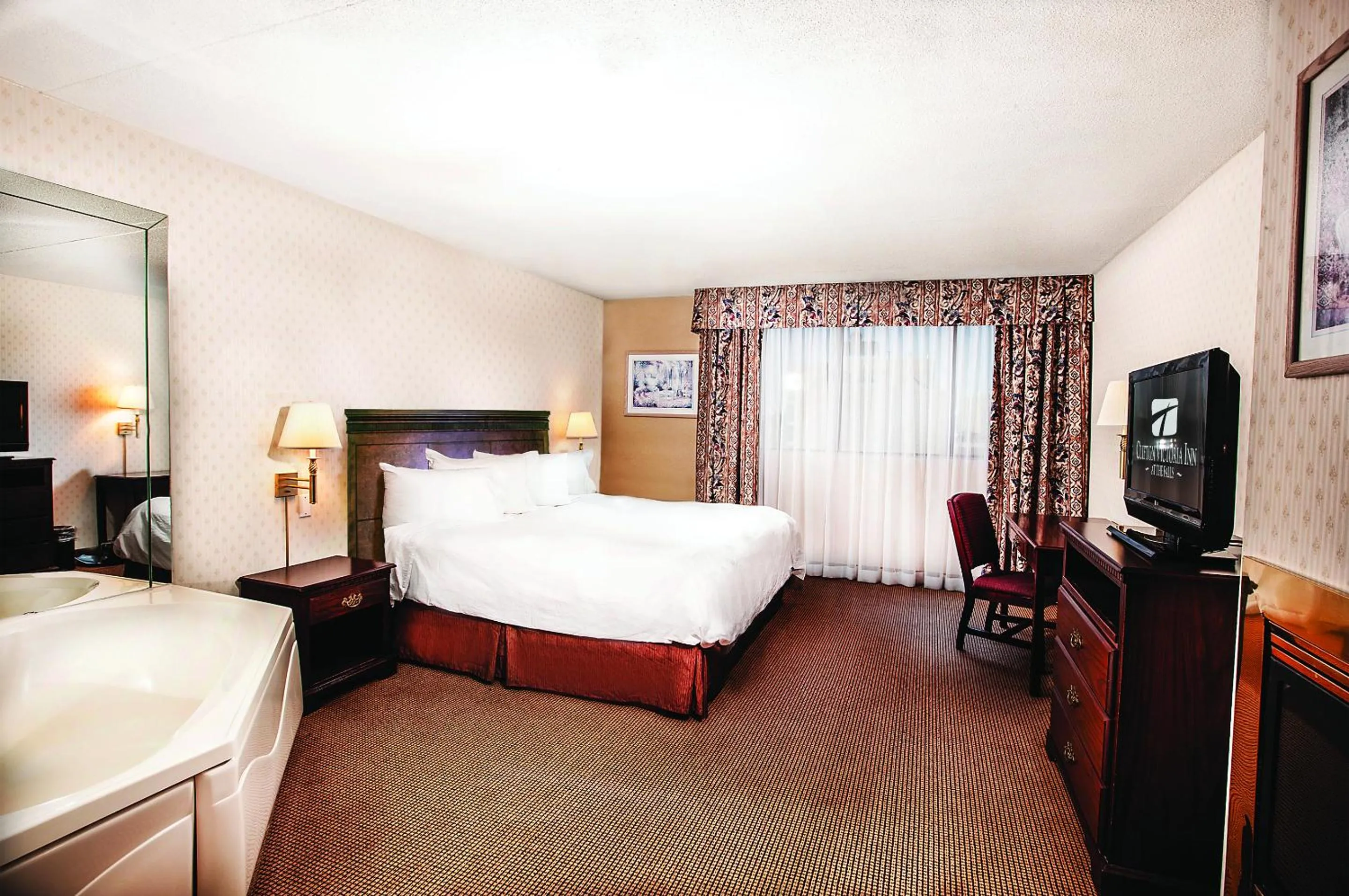 Junior Suite with whirlpool in Clifton Victoria Inn at the Falls