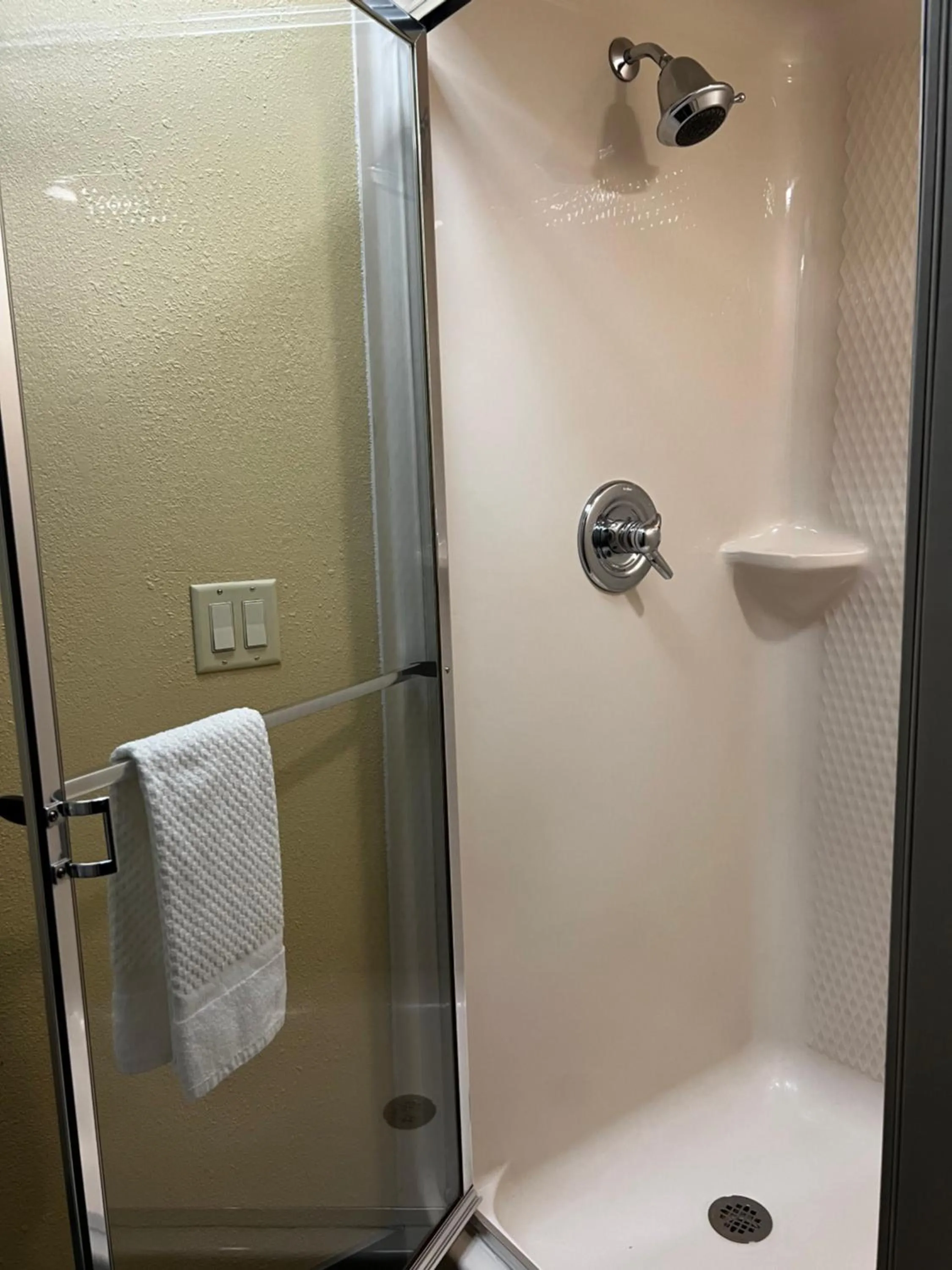 King Room - Non Smoking in Sleep Inn Tinley Park I-80 near Amphitheatre-Convention Center