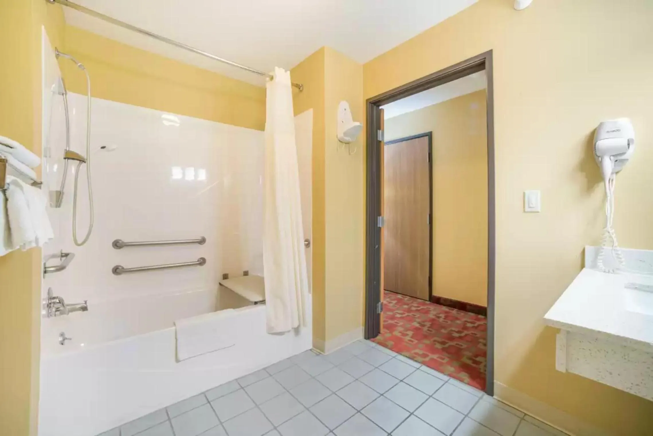 King Room - Accessible/Non-Smoking in Quality Inn O'Fallon IL - St Louis