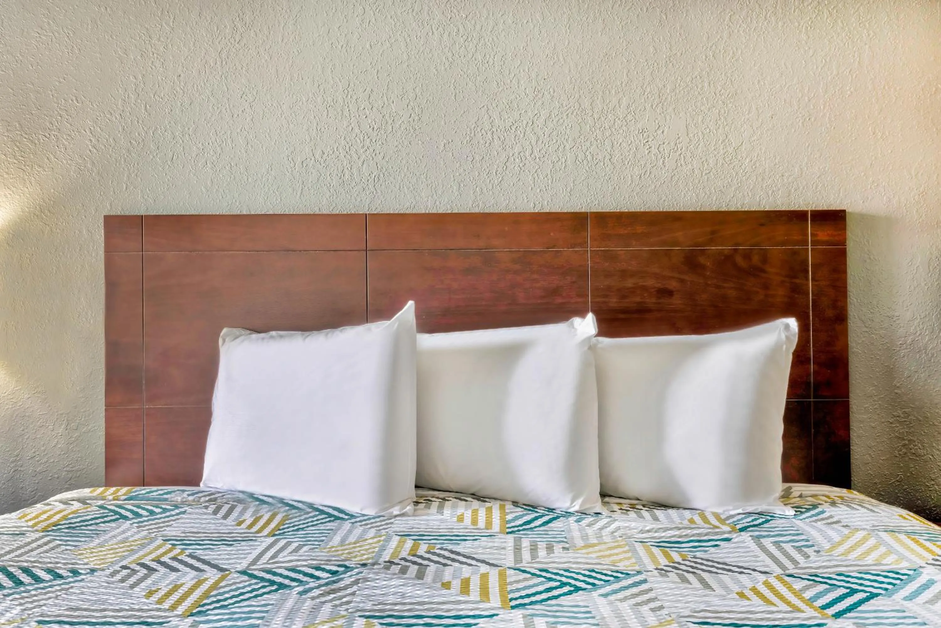 King Room - Non-Smoking in Motel 6 Effingham, IL