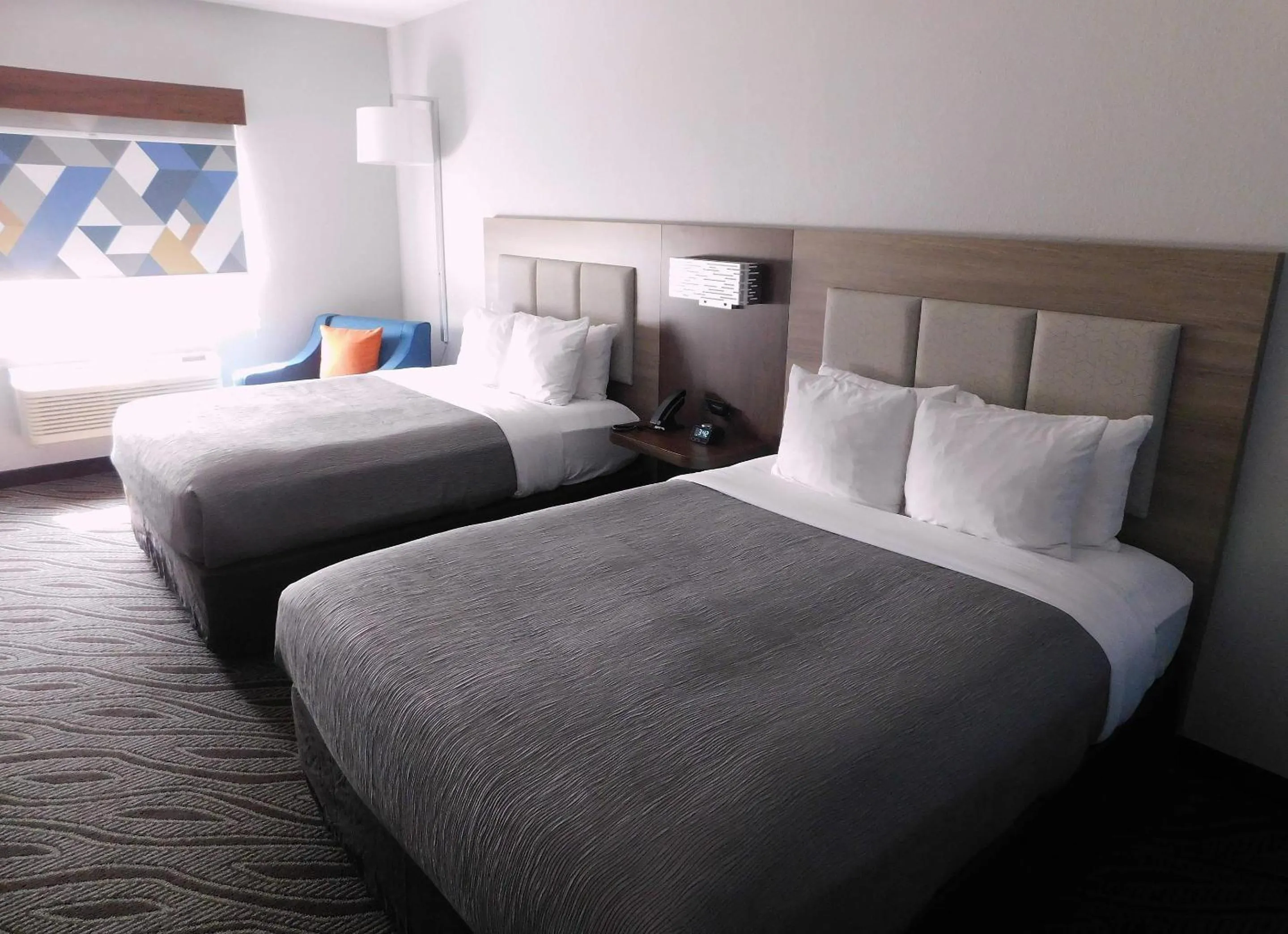 Queen Room with Two Queen Beds - Non-Smoking in Quality Inn Pontiac