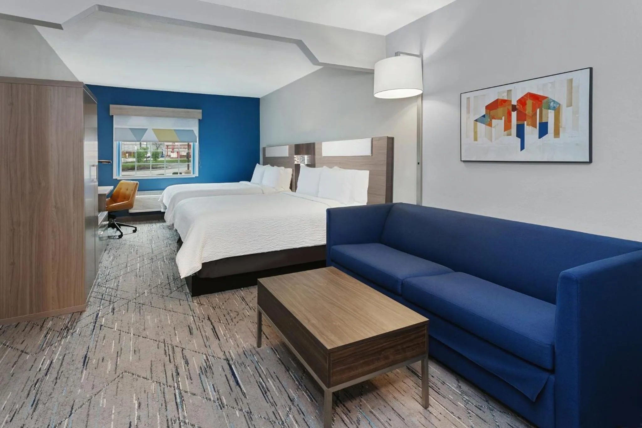 Queen Suite with Two Queen Beds Hearing Accessible Bathtub - Non-Smoking in Holiday Inn Express & Suites Carmel North – Westfield by IHG