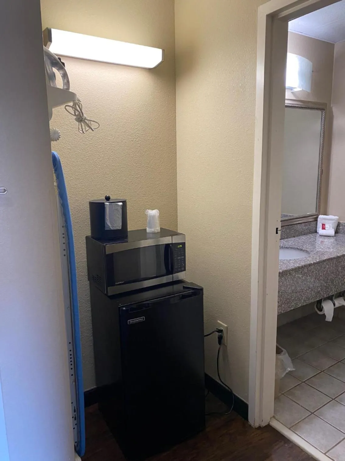 Studio Suite with 1 King Bed Non-Smoking in Baymont by Wyndham Kokomo