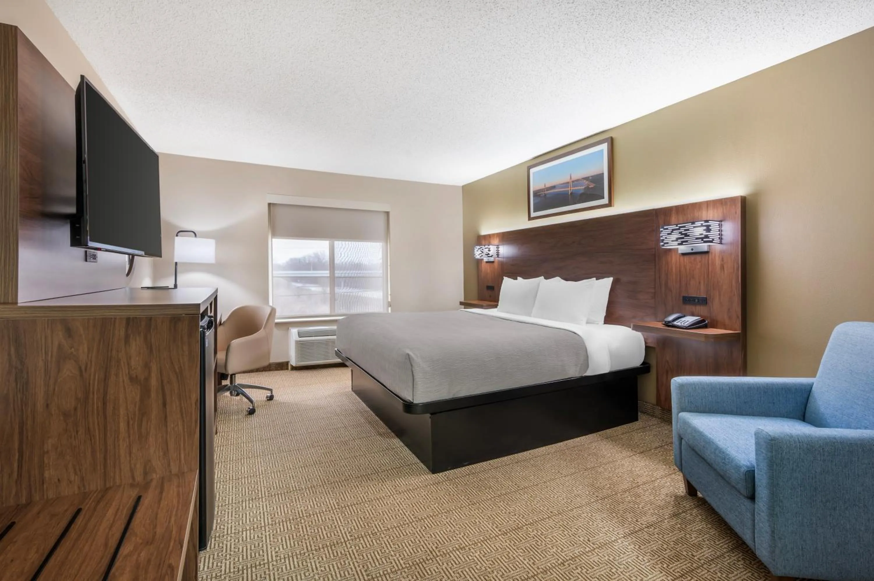 King Room - Non-Smoking in Quality Inn & Suites Rockport-Owensboro North GOLD AWARD WINNER