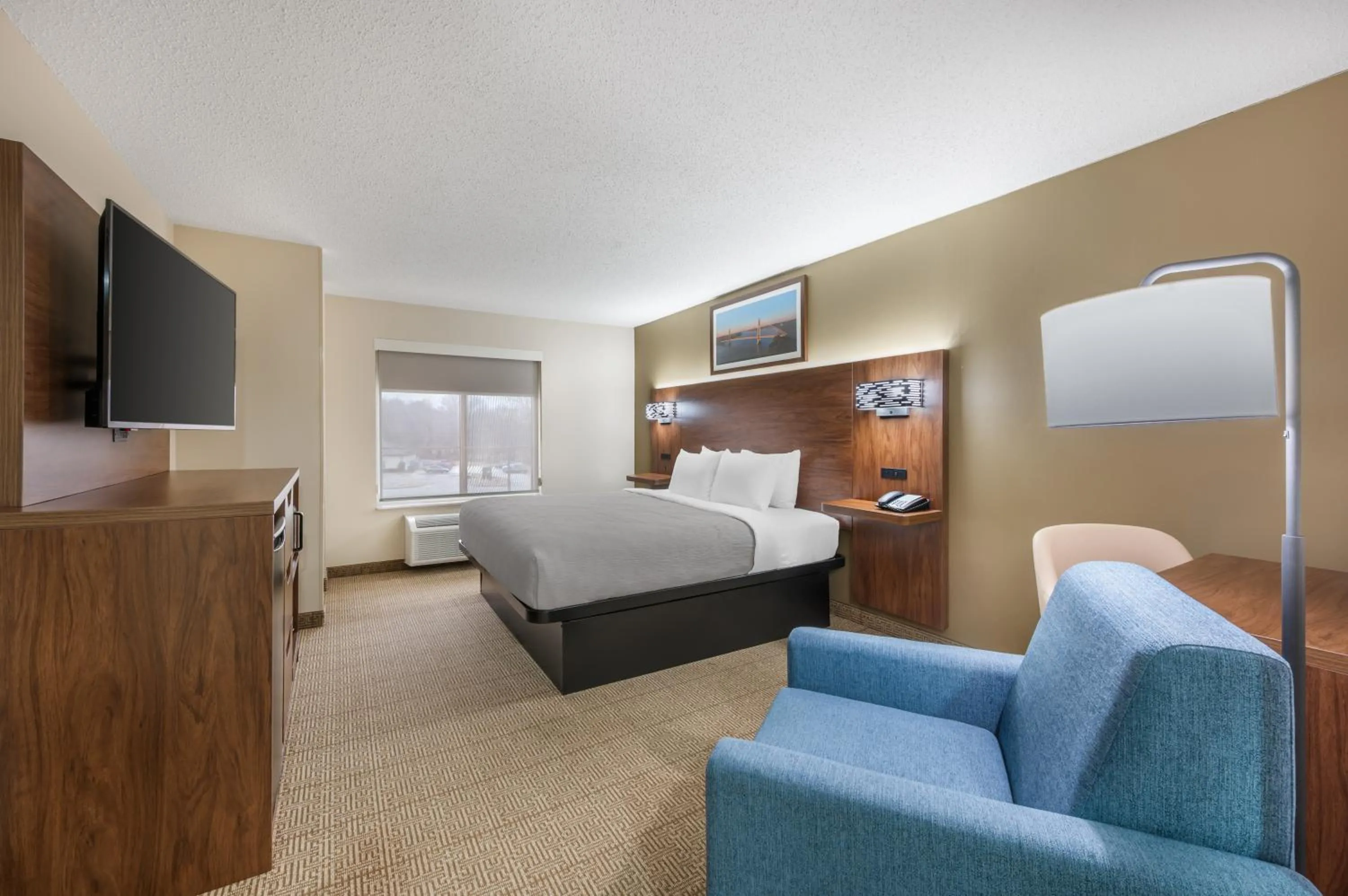 King Room Upper Floor - Accessible/Non-Smoking in Quality Inn & Suites Rockport-Owensboro North GOLD AWARD WINNER