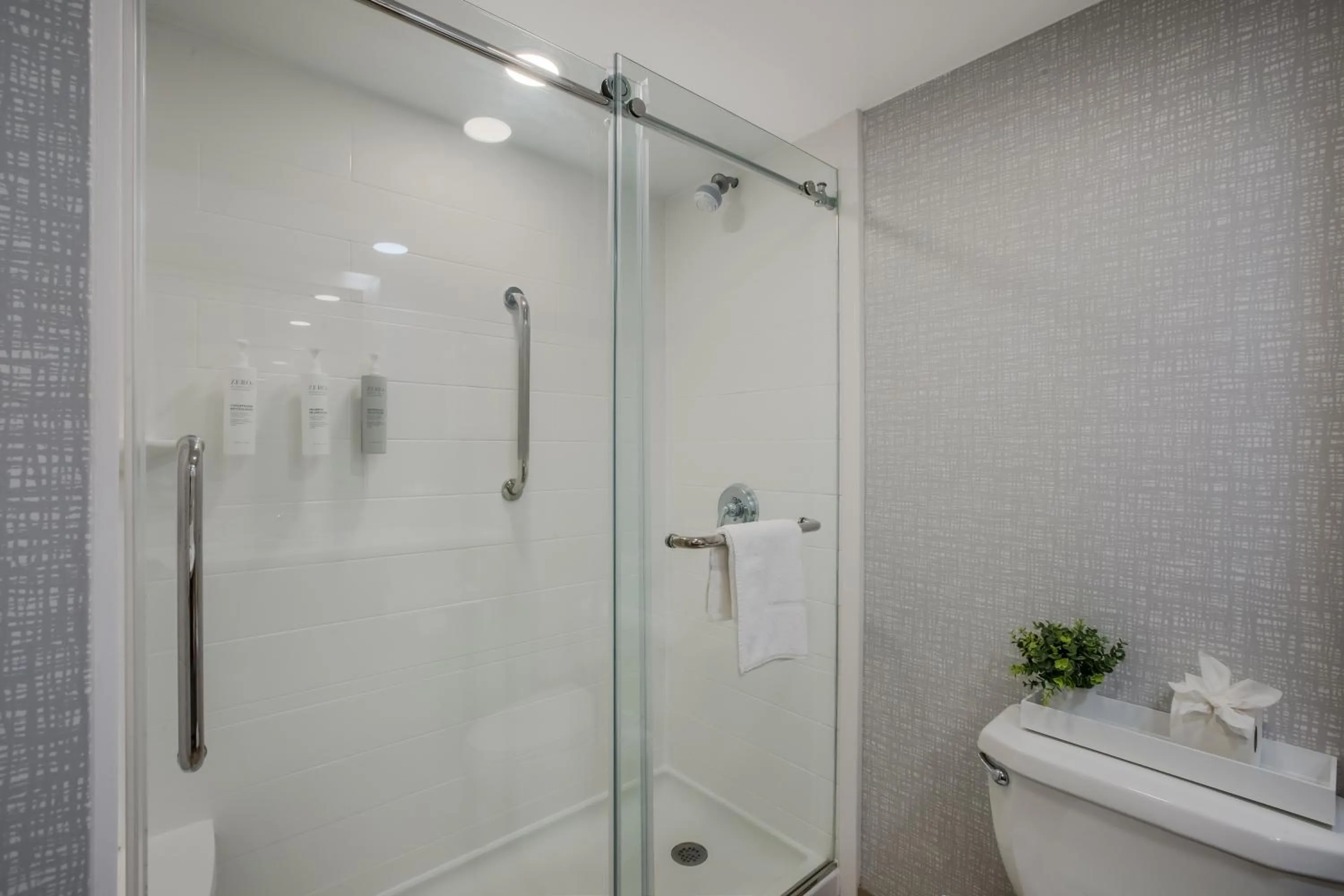 Queen Room - Non-Smoking in Hampton Inn Philadelphia/Willow Grove