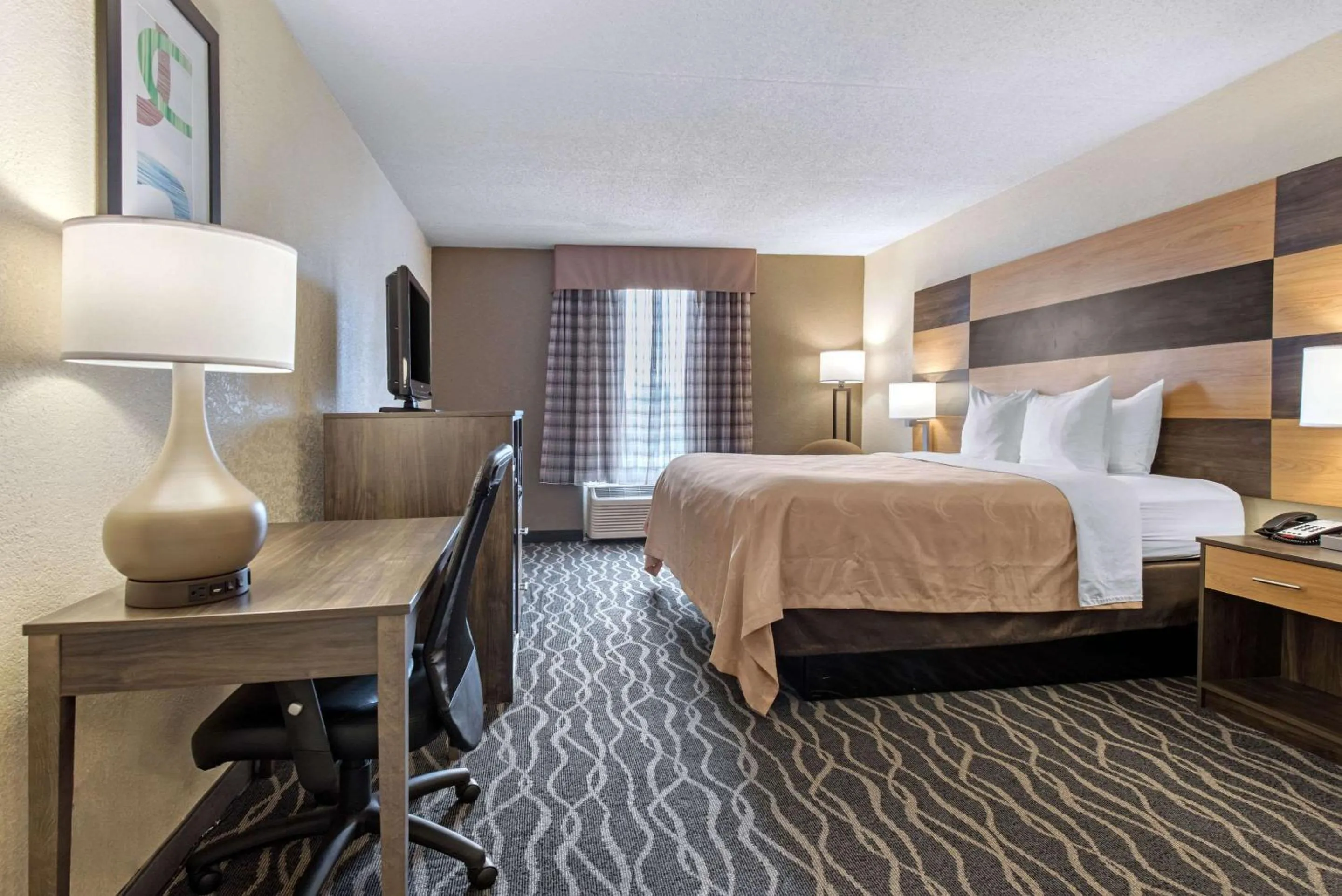 King Room in Quality Inn & Suites Lafayette I-65