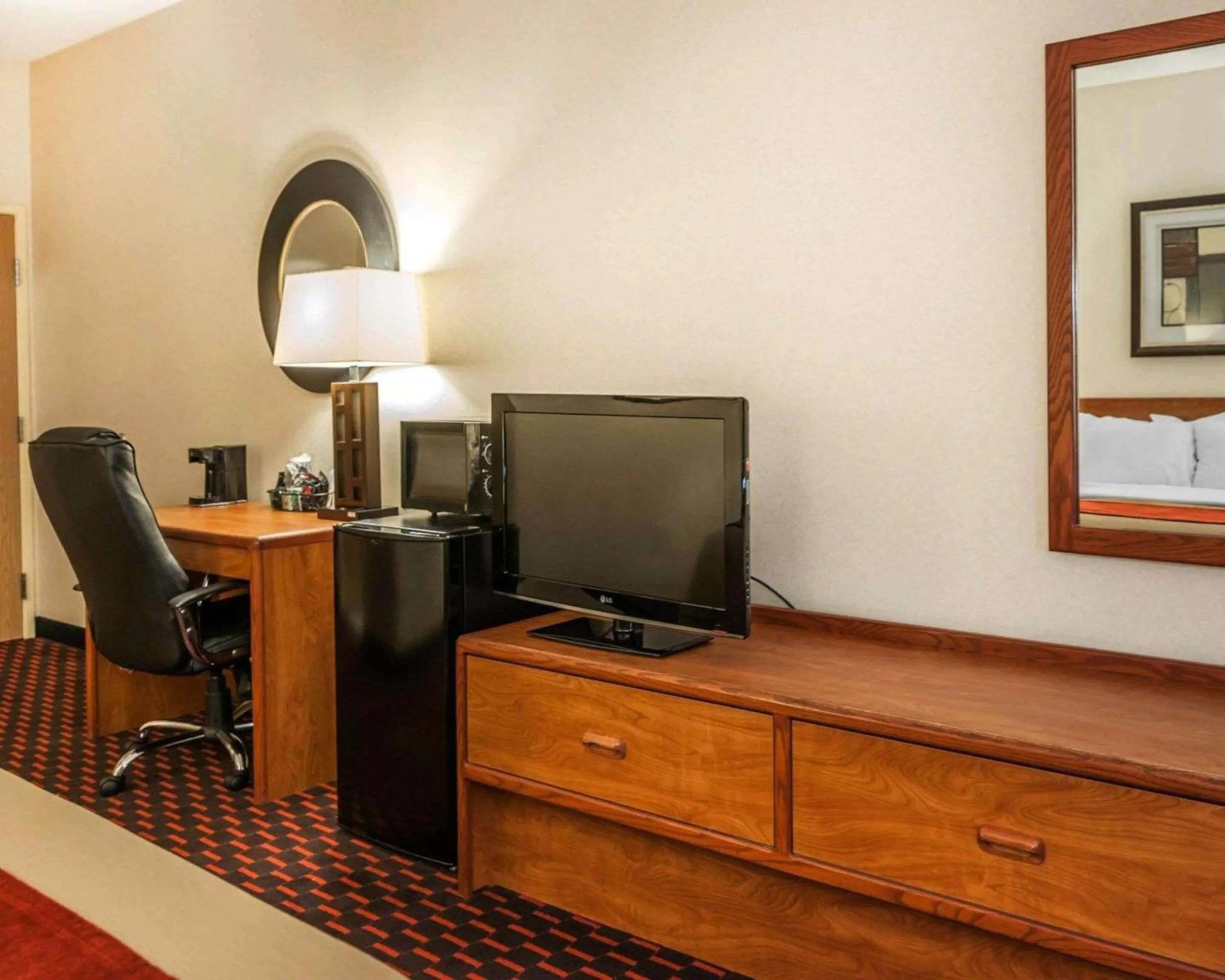 King Room - Non-Smoking in Comfort Inn Avon-Indianapolis West