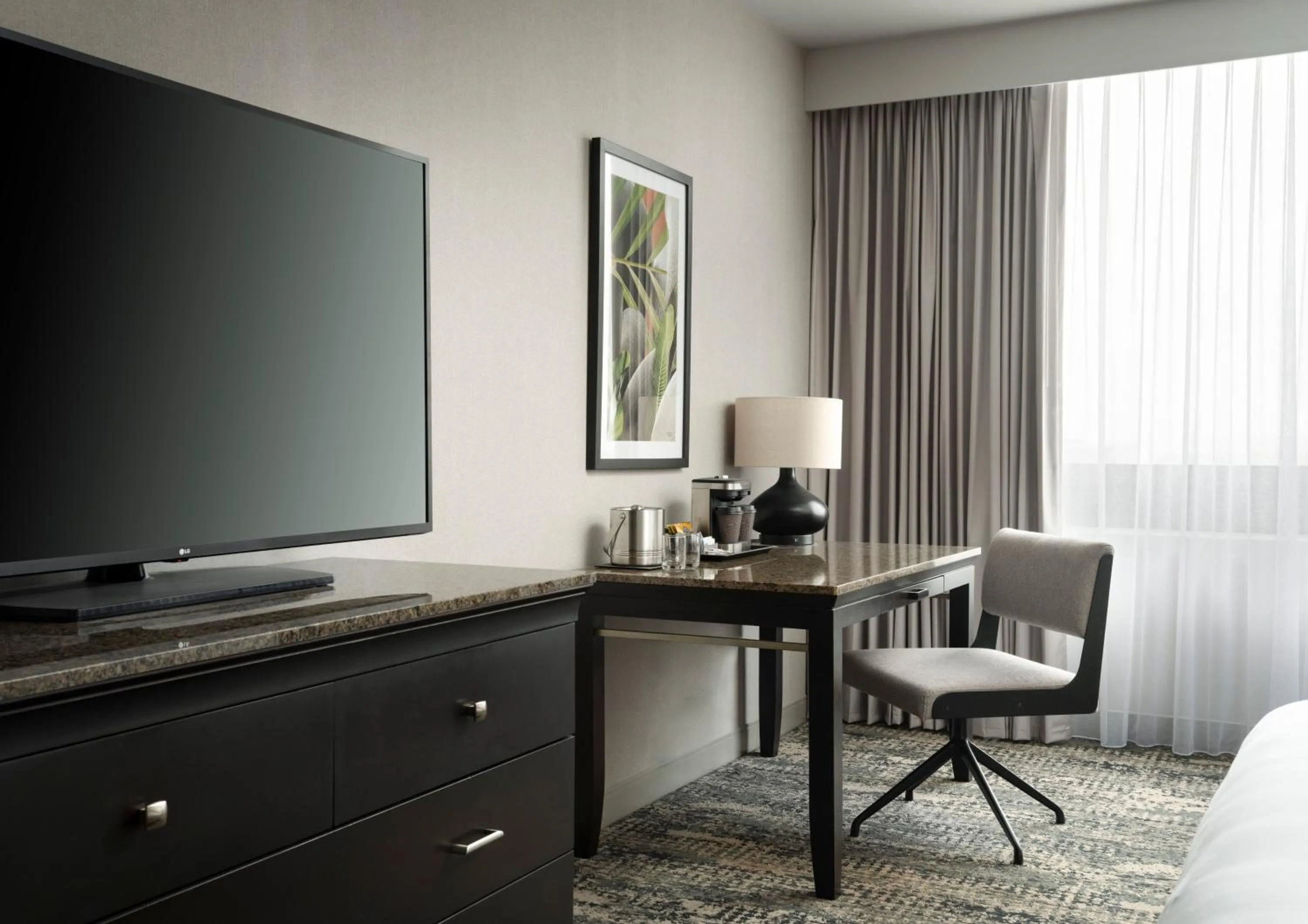 King Room in Hotel Fera Anaheim, a DoubleTree by Hilton Hotel