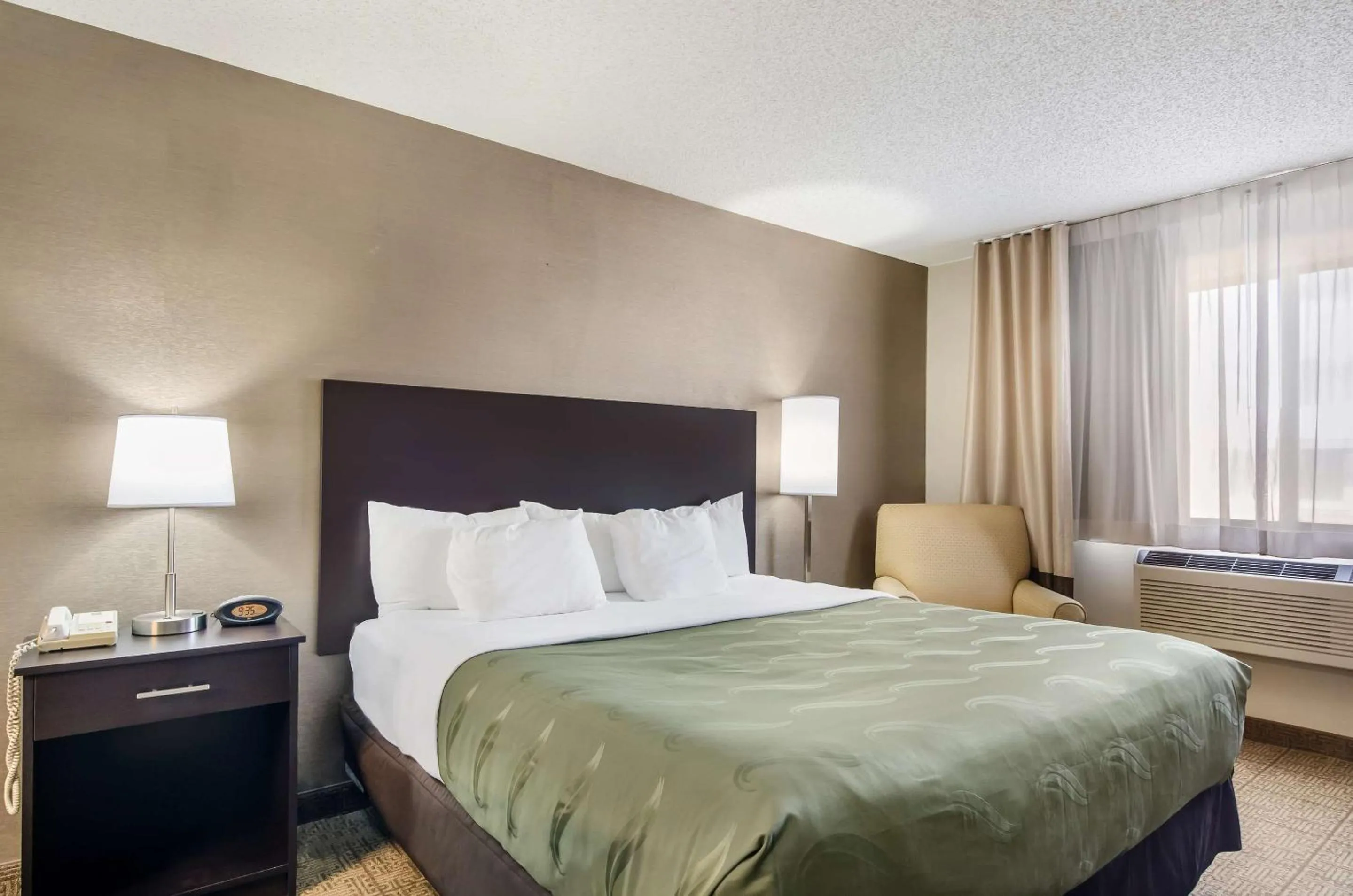 King Room - Accessible/Non-Smoking in Quality Inn Goodland I-70