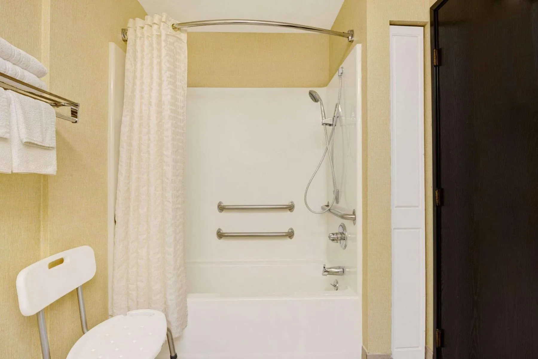 King Room - Smoking  in Super 8 by Wyndham Hutchinson