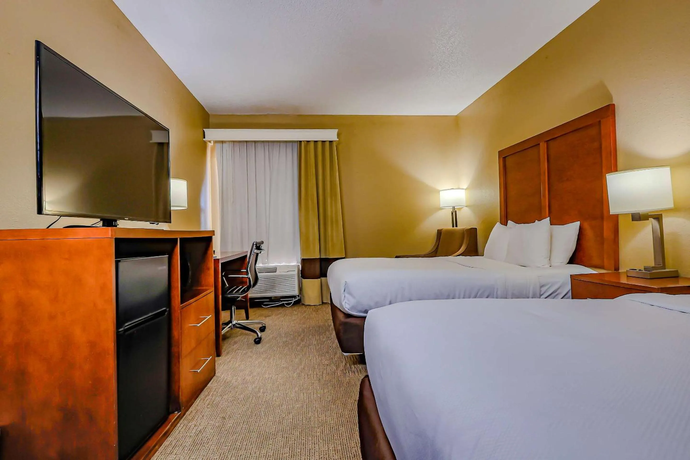 Queen Room with Two Queen Beds - Non-Smoking in Comfort Inn Ottawa