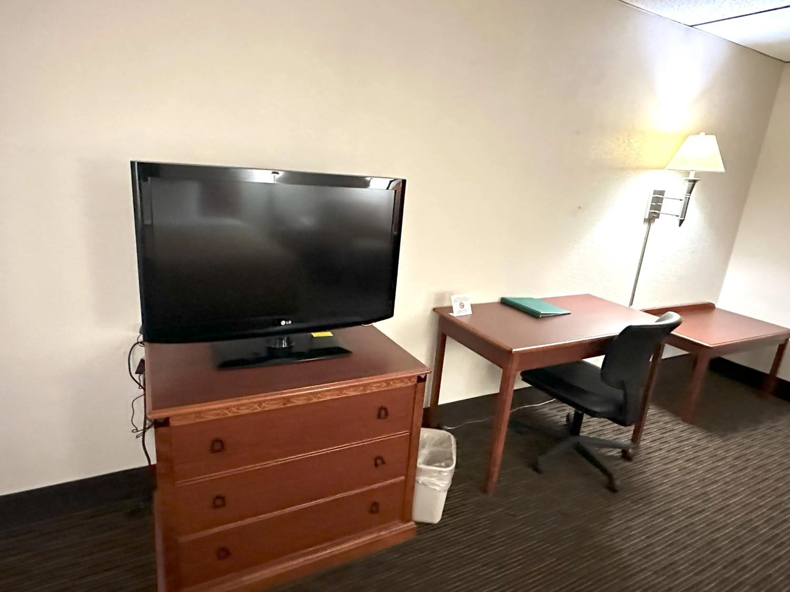 King Suite with Pool View - Non-Smoking/First Floor in Quality Inn & Suites Salina West