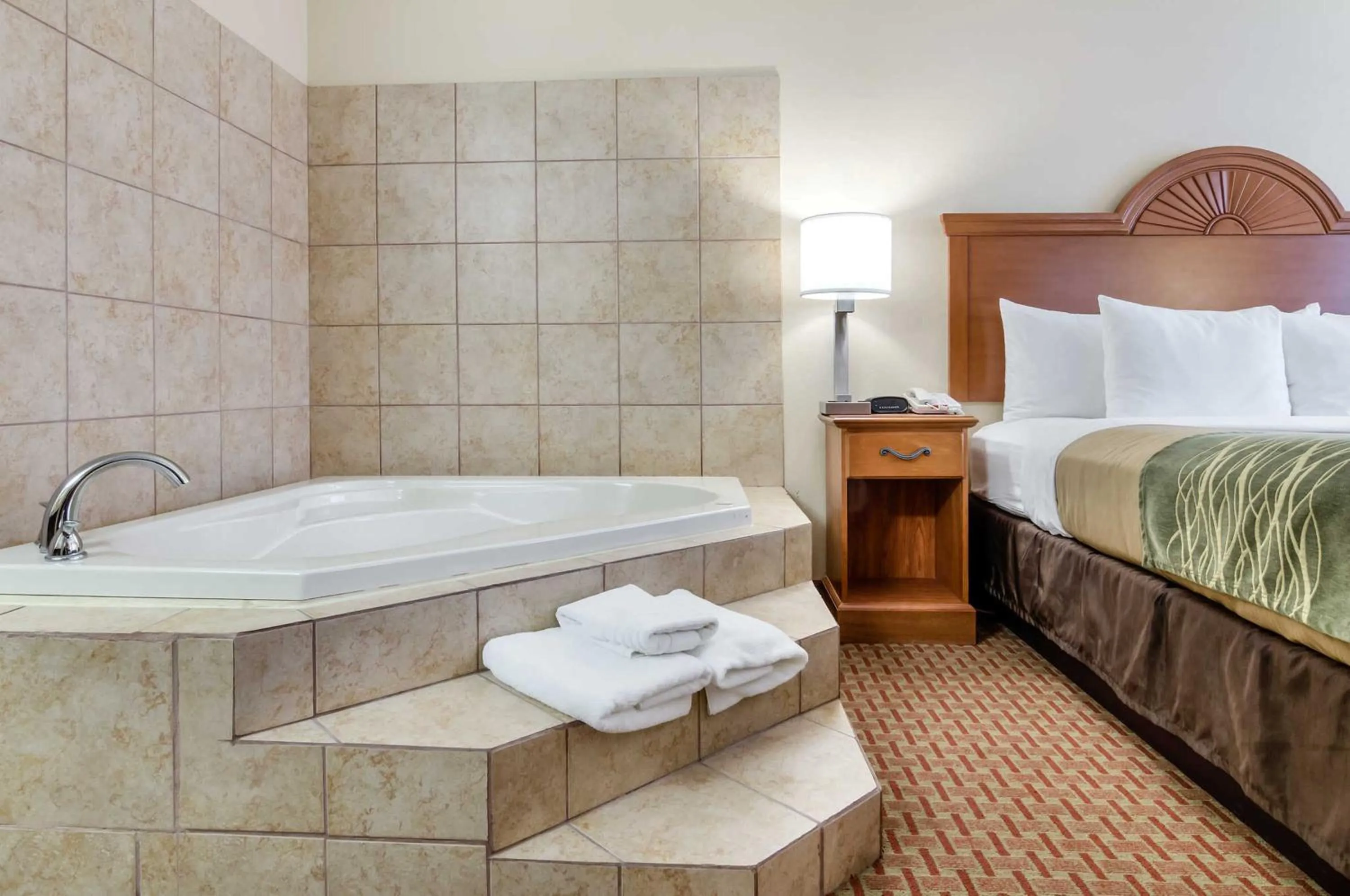 Deluxe King Room - Non-Smoking in Super 8 by Wyndham Great Bend