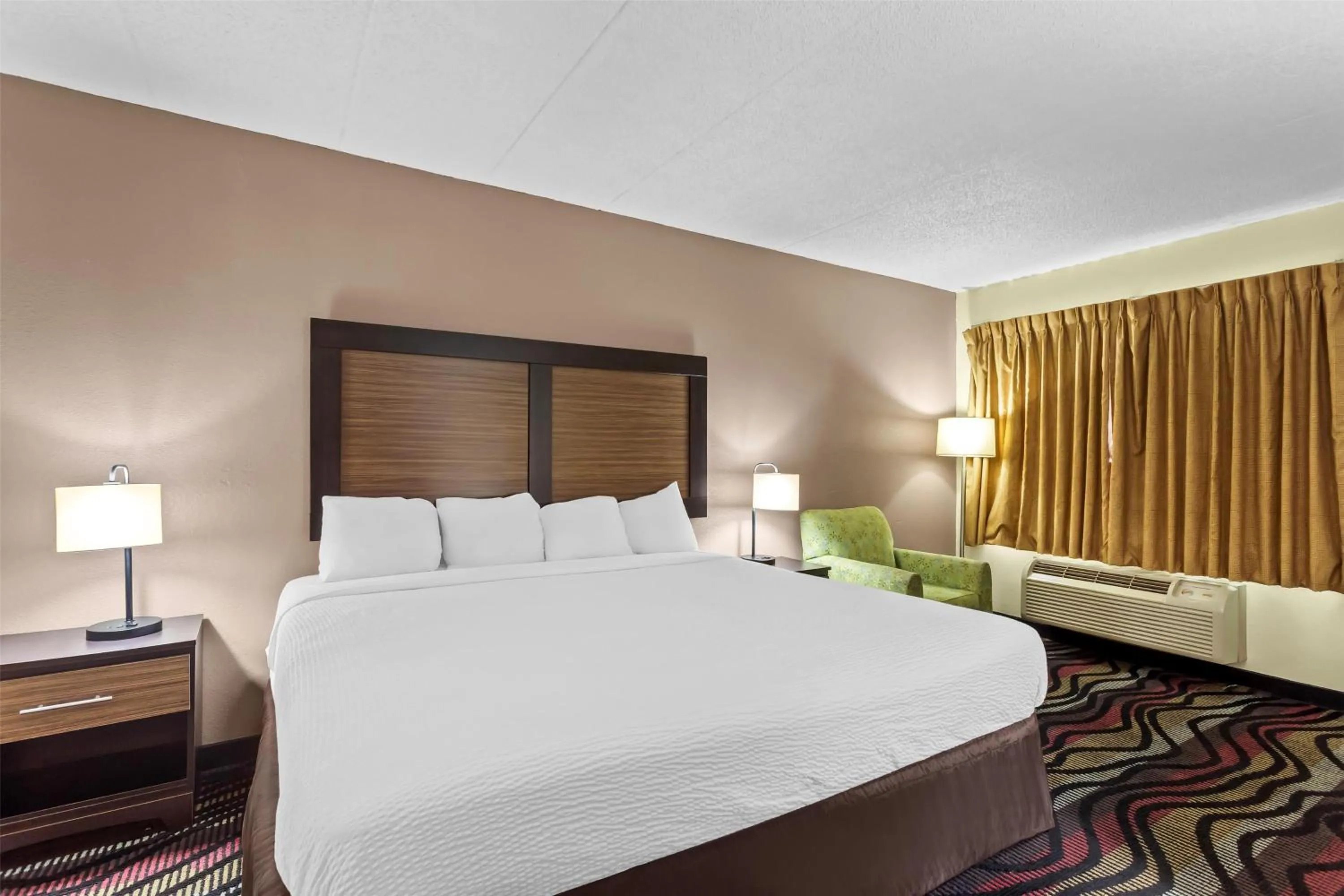 Queen Room with Two Queen Beds - Accessible/Non-Smoking  in Americas Best Value Inn Grayson