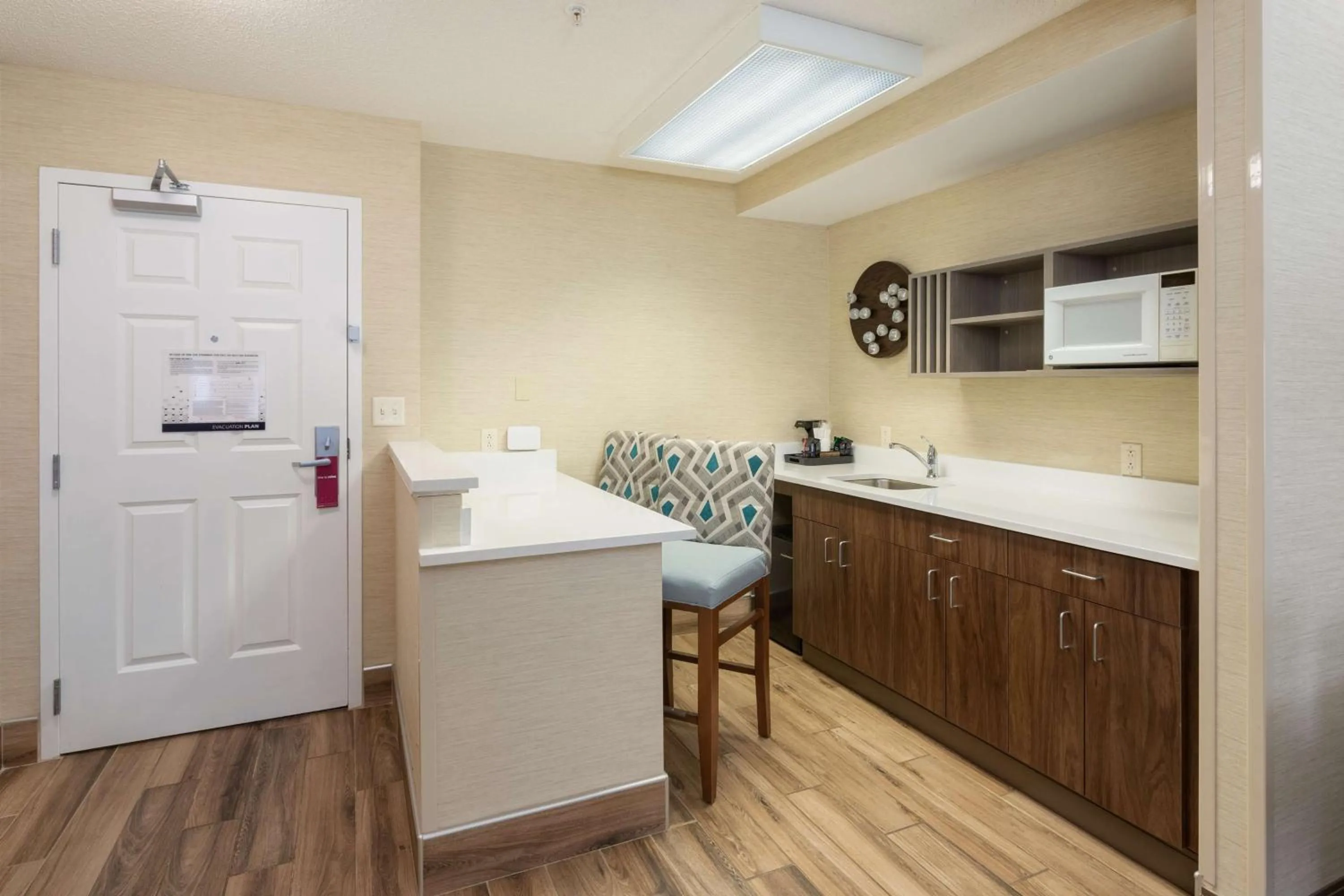 One-Bedroom King Suite - Non-Smoking in Hampton Inn Buffalo-South/I-90