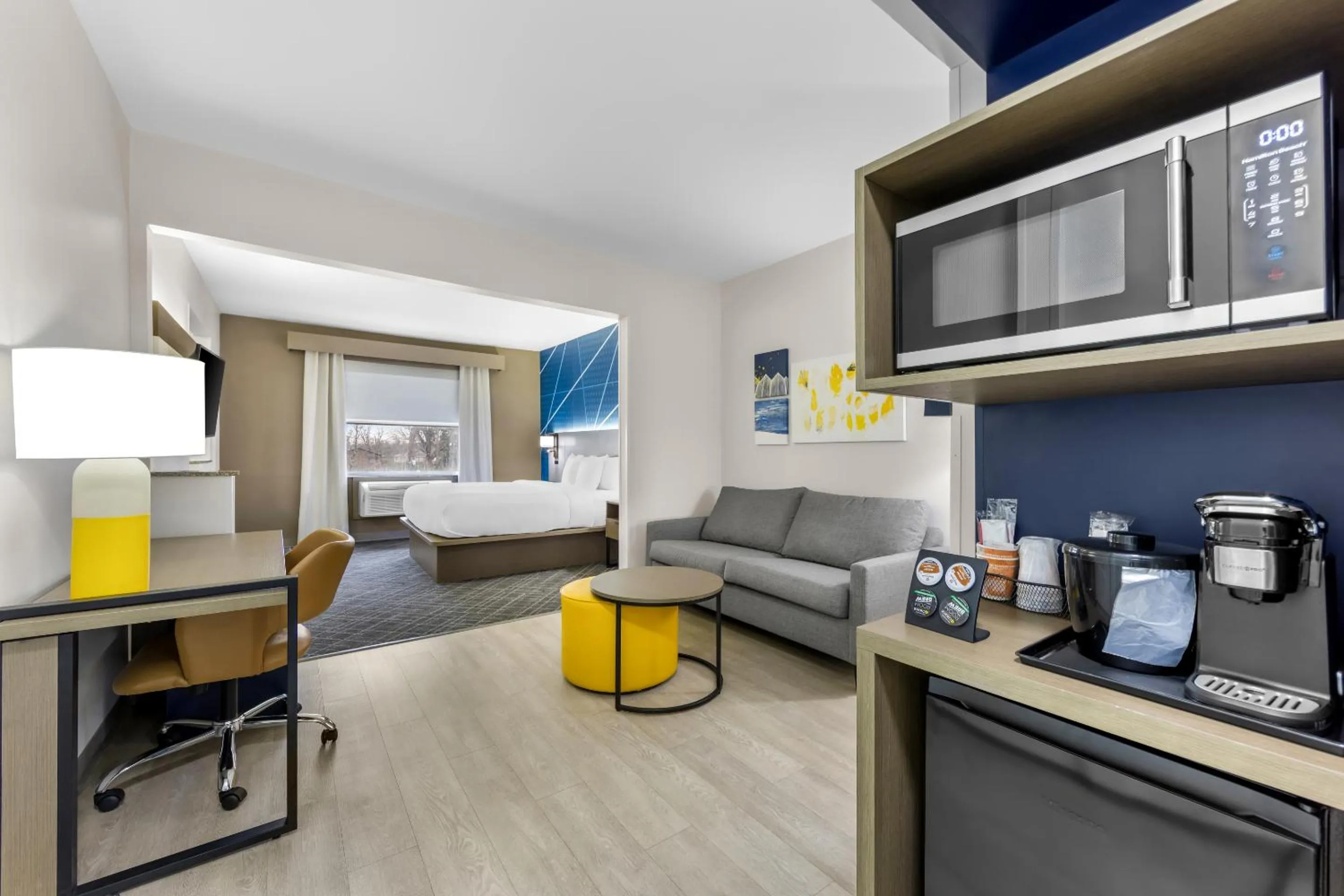 King Suite - Accessible/Non-Smoking in Comfort Suites London South