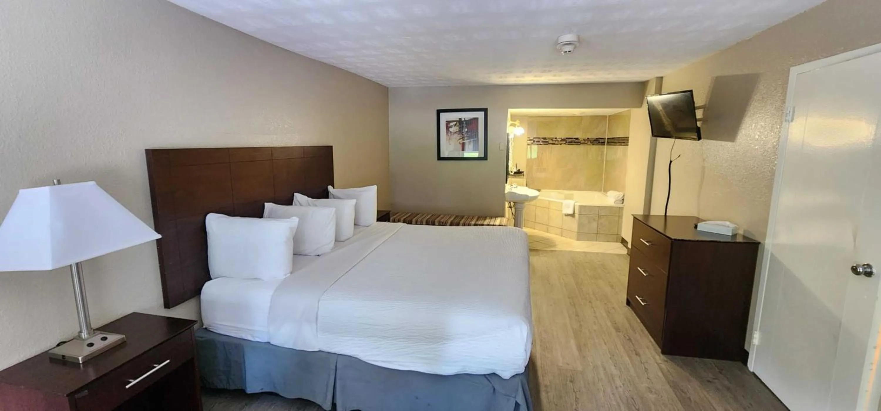 King Studio Suite - Non-Smoking in Days Inn by Wyndham Fort Wright Cincinnati Area