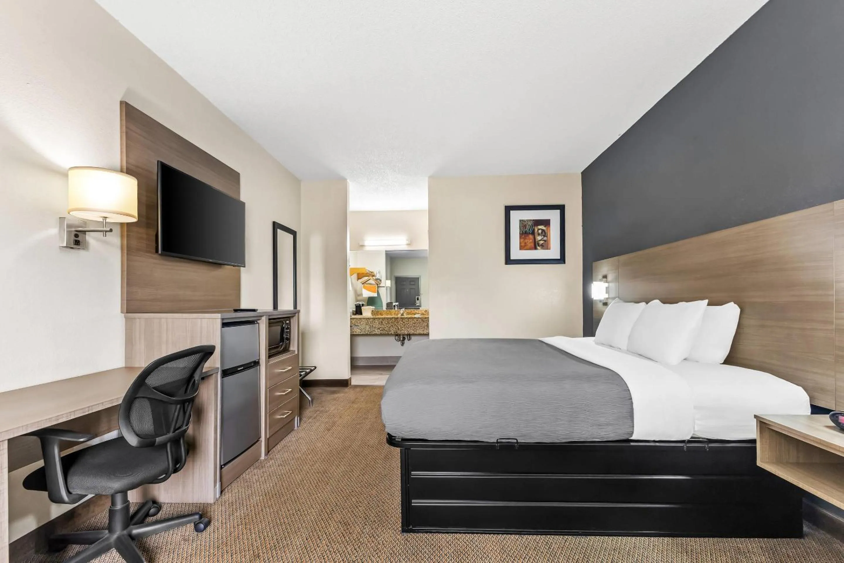 King Room - Smoking  in Quality Inn Oak Grove Fort Campbell