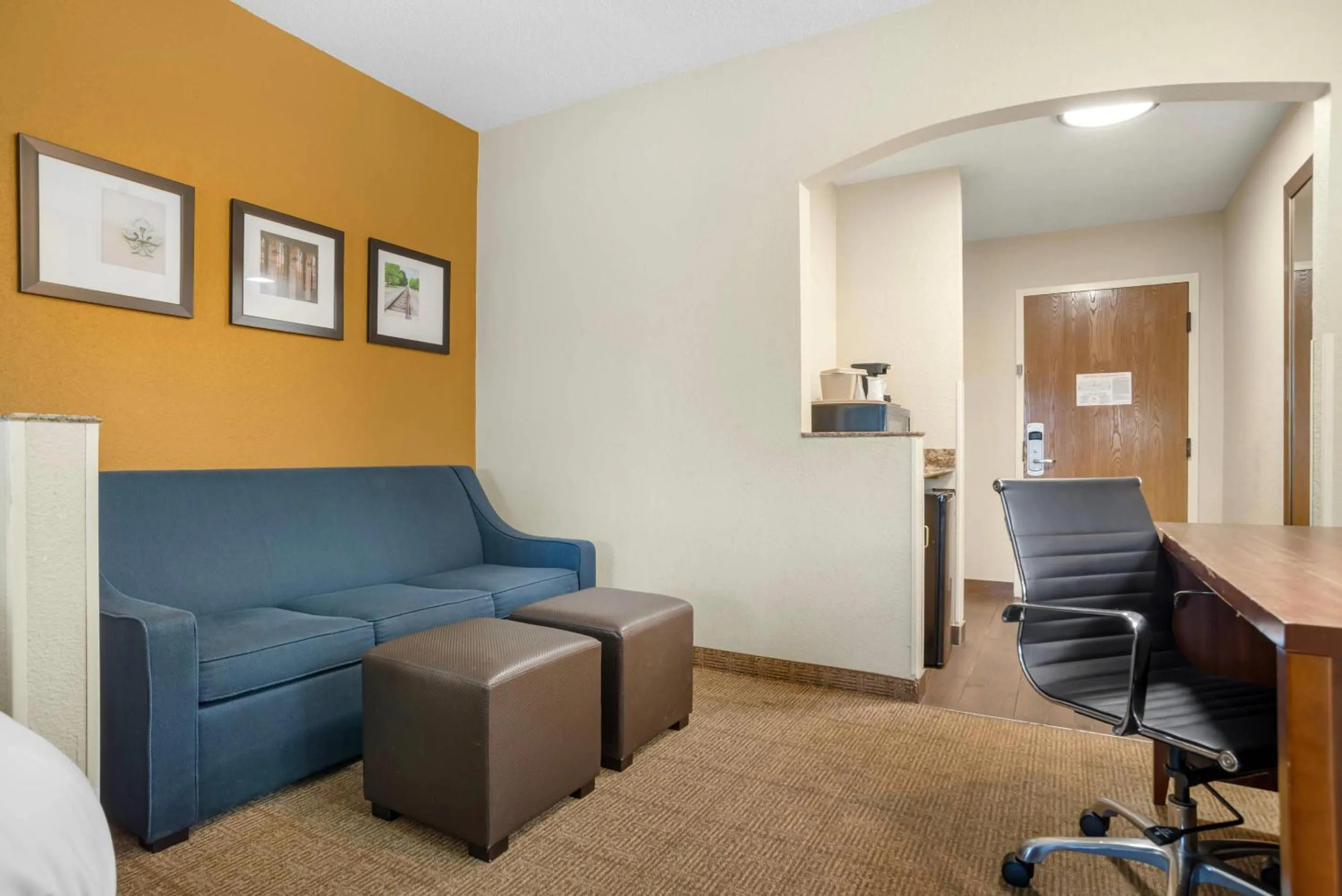 Queen Suite - Non-Smoking in Comfort Suites Monroe