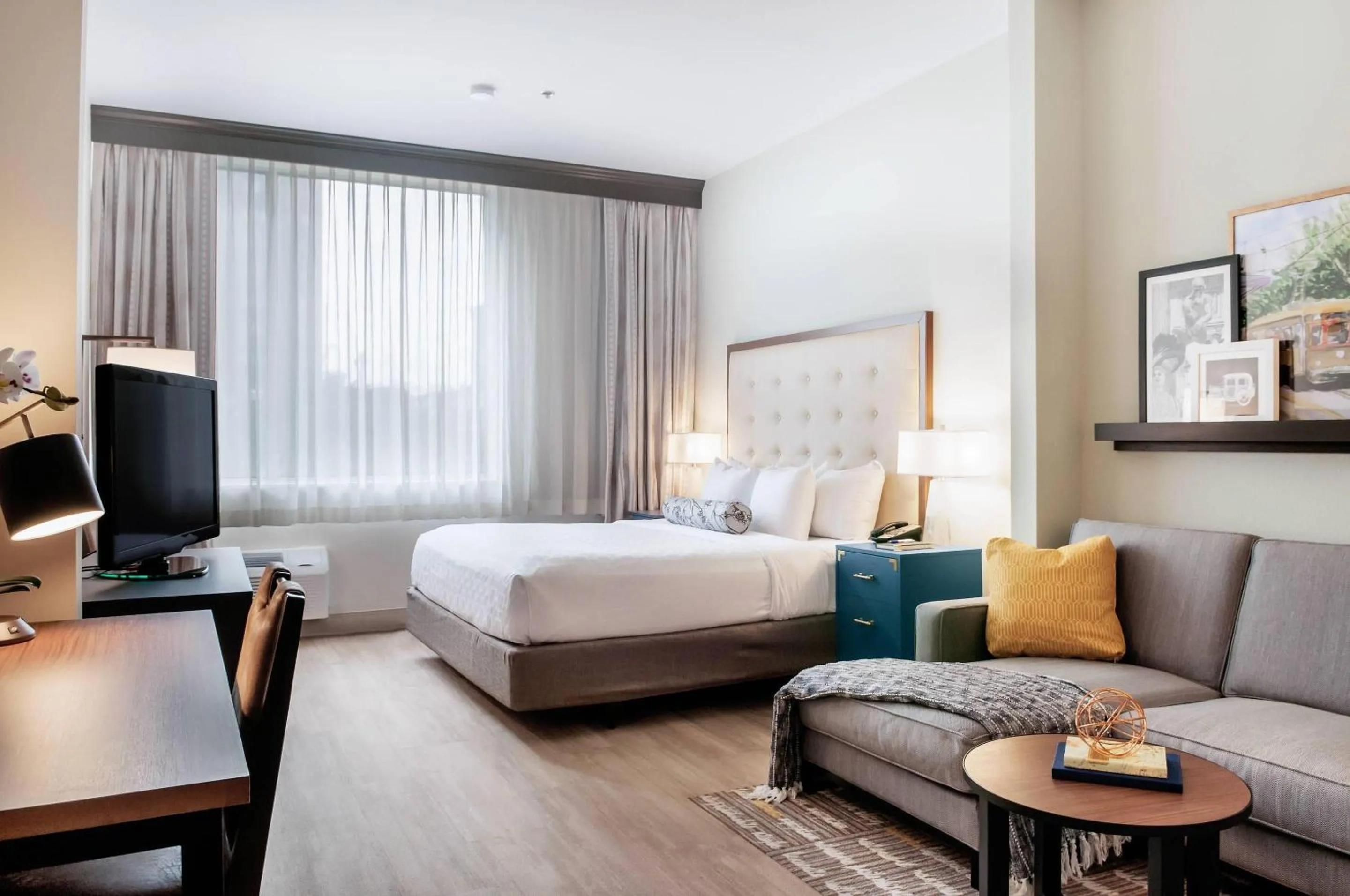 King Room - Accessible/Non-Smoking in St Charles Coach House, an Ascend Collection Hotel