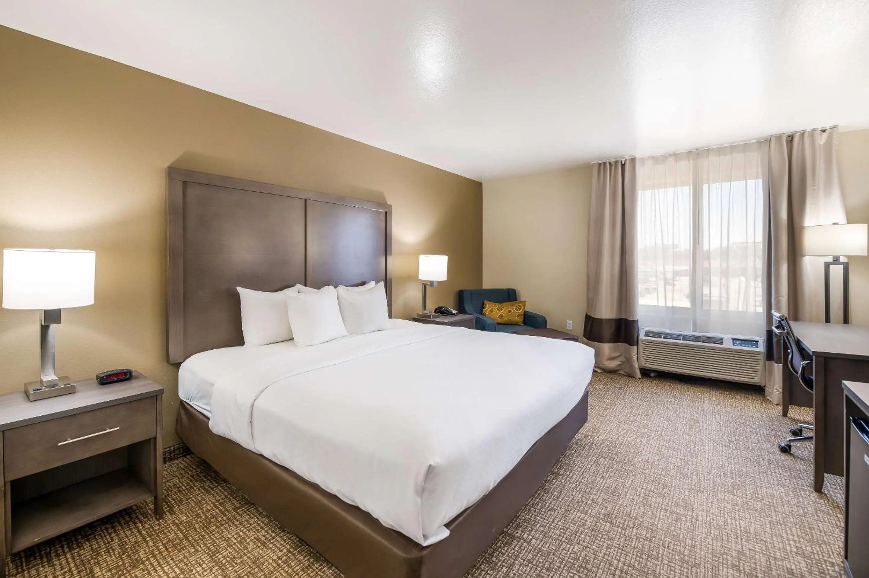 King Room - Non-Smoking in Comfort Inn Bossier City Casino Area near Shreveport Downtown