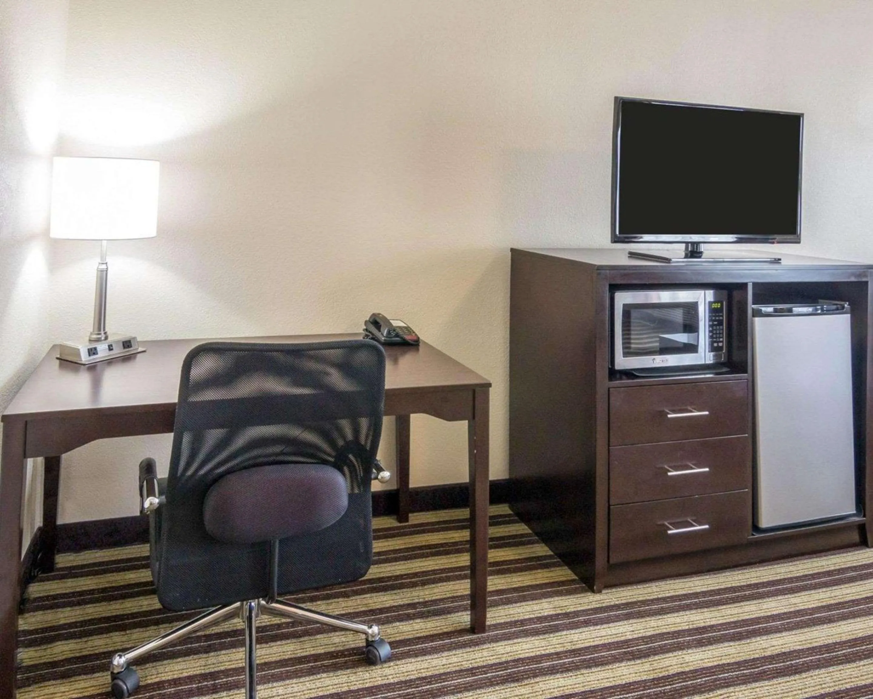 King Suite with Sofa Bed - Non-Smoking in Quality Inn & Suites West Monroe