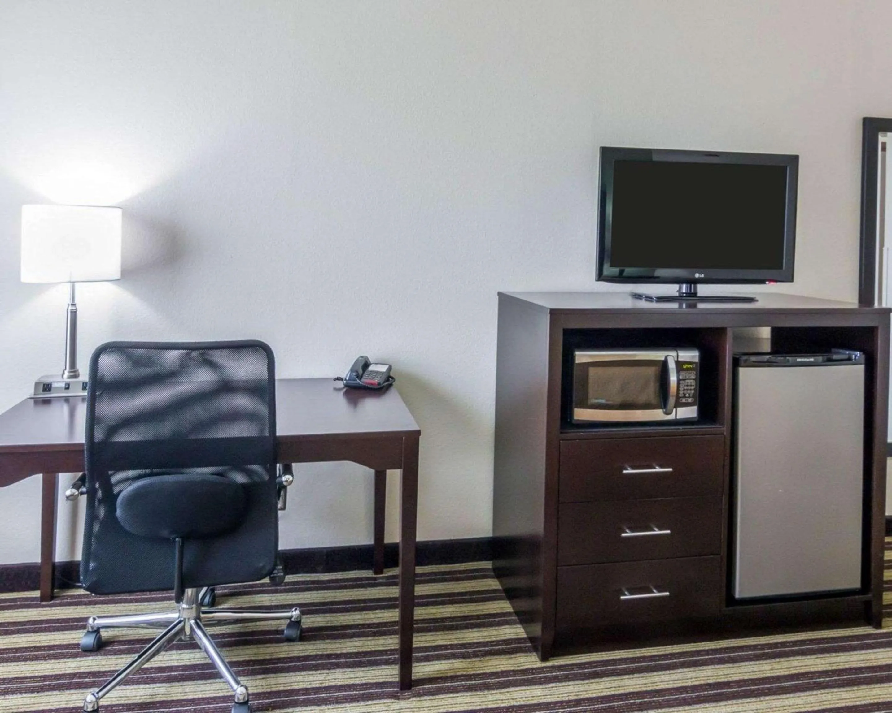 King Room - Disability Access - Non-Smoking in Quality Inn & Suites West Monroe