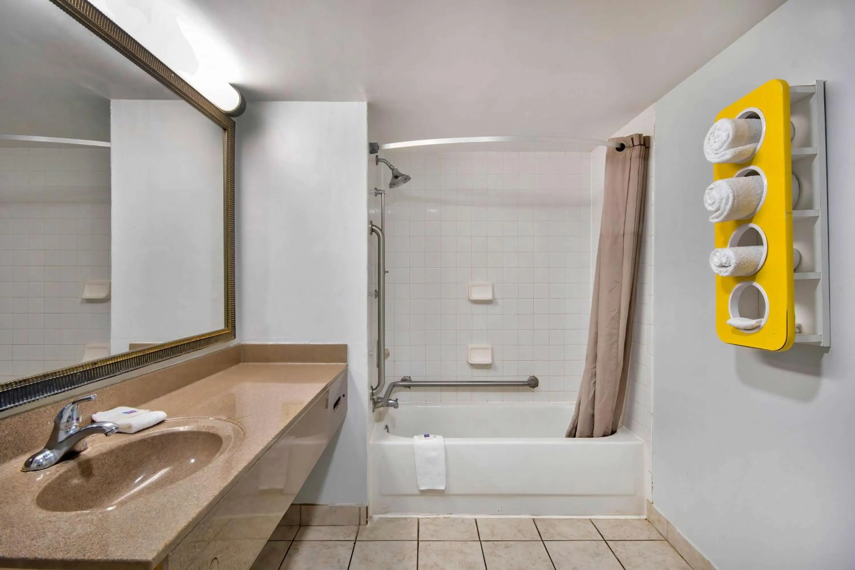 Deluxe King Room - Non-Smoking in Motel 6-Lafayette, LA