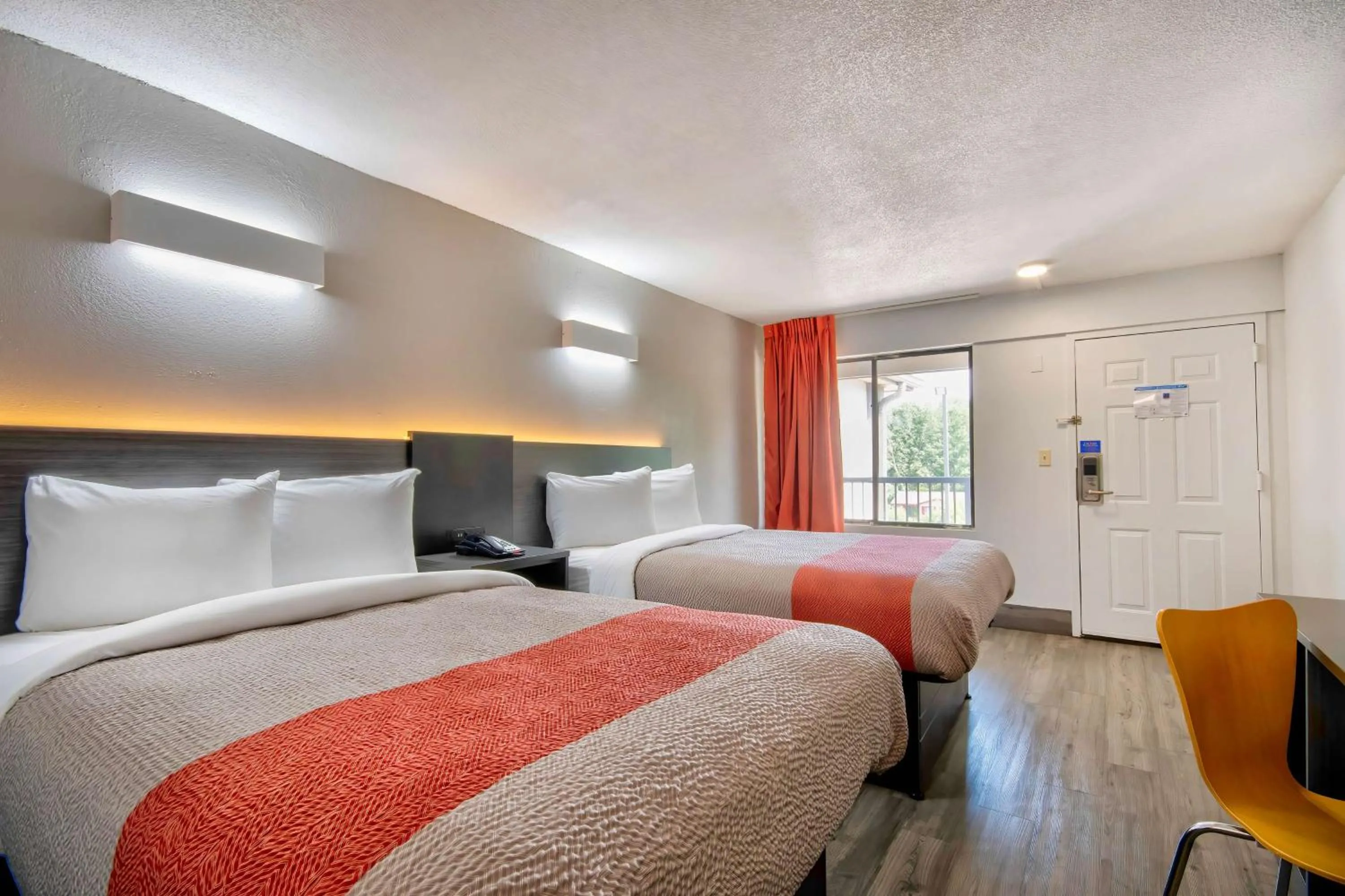 Deluxe Queen Room with Two Queen Beds - Non-Smoking in Motel 6-Lafayette, LA