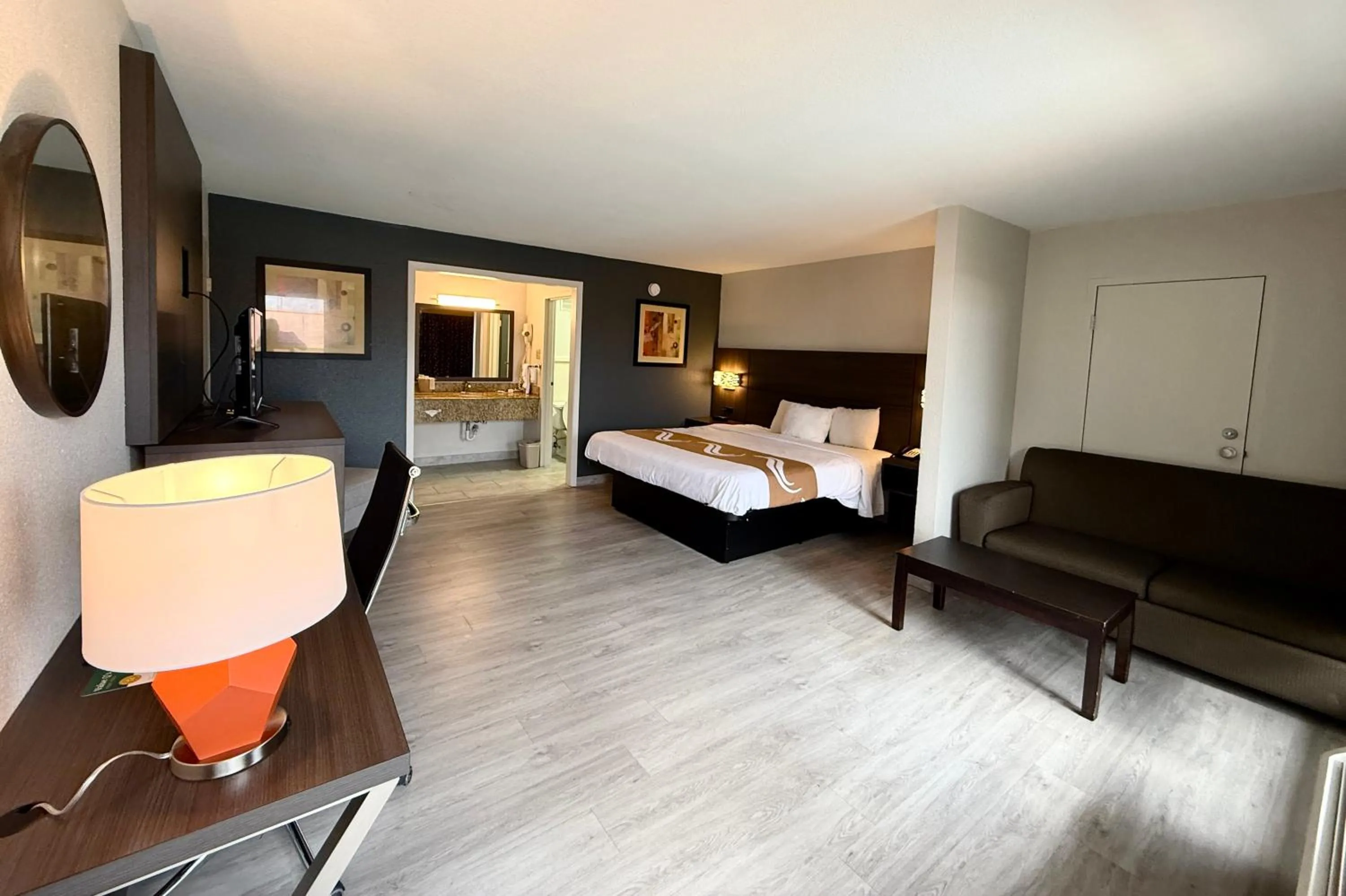 King Suite - Non-Smoking in Quality Inn & Suites Baton Rouge West - Port Allen